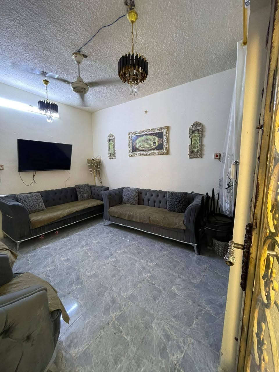 للبيع بيت 🏡 طابو صرف فى #الشرطه_الخامسة قرب أسواق الاميره #مساحته٥٠م واقع حال ٦٠ واجهه سته يحتوي على #غرفتين_نوم 😴 وصاله ومطبخ وخدمات #عدد_اثنين عرض الشارع ١٥م للإستفسار الاتصال على الرقم 
***********
#الجميع
