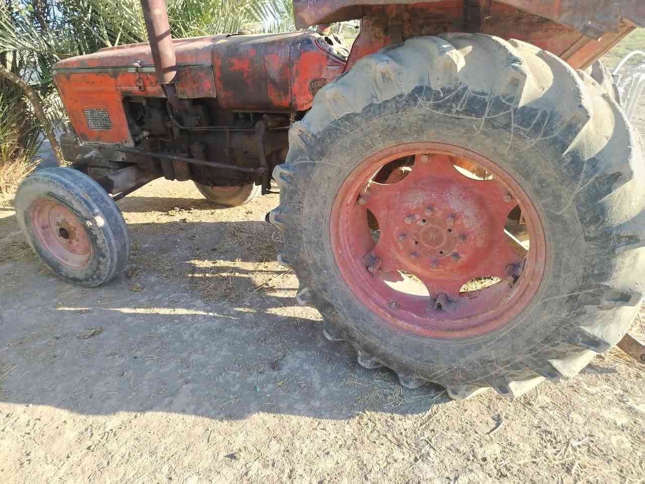سلام عليكم عندي مكينه عنتر البيع موديل 71 مكفواله كفاله عامه كير ومحرك وكسن وهدروليك وسدر جديد تخم تاير مكان مشروع المسيب وسعر ثلاث ملايين وبيها مجال وستفسار رقم ***********.***********
