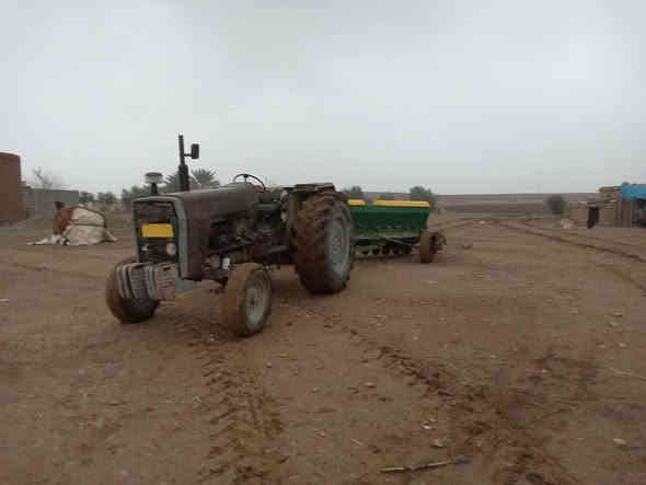 للبيع تركتر فوركسن إنكليزي كير واكسن ومحرك شرط العنوان الموصل للاستفسار الاتصال على الرقم ***********/////////***********
