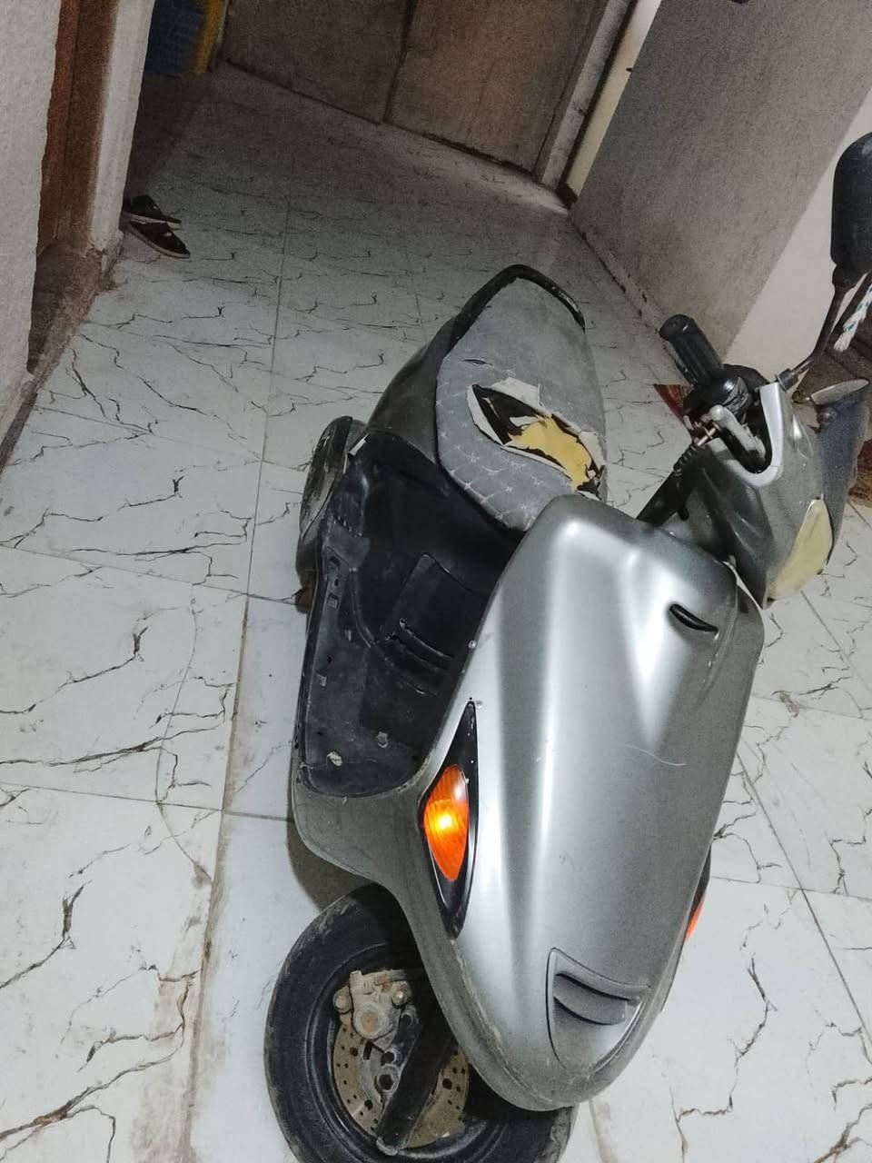 السلام عليكم دراجه فراشه للبيع محرك ناعم كهربائية كلهه شغاله سلف هندر اشاير رباعيه لايت عالي ناصي رماش كله شغال بكلايت وره دراجه كامله مشيها حلوه عنواني بصره ابو الخصيب السعر 225 او بيها مجال هاذ رقمي ***********
