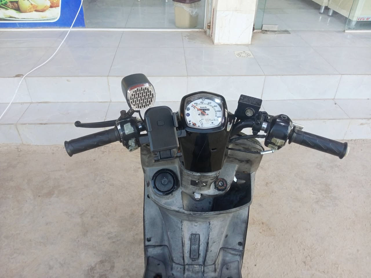 يالله/💙دراجه بوليس موديل2008لون🖤دراجه خير من الله❤️هندر سلف بكل وقت ملاح يخبل🥀كهربيات كله شغاله مكينه لا صرف لا تبخير تجي تفحص بعينك دراجه مامتعوبه لايت عالي ناصي طوافه بانزين اشاير يمنه يسره بريك بل مكان دراجه كلهه شغاله شلعه معدل شرط اذا مو 120👻تجوه دبلات امامي خلفي شغال دراجه نقص بس سايق فقط سعر الدراجه (550)وبيهه مجال للشراي مكاني ديالى بعقوبة كاطون رازي يم مكتب بيروت شراي اتصل ودلل***********رقمي وتحياتي للجميع💙
