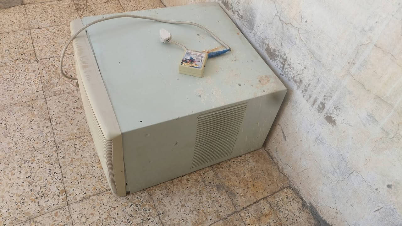السلام عليكم مكيف  للبيع مكانه السماوه حي الشهداء ألاول السعر ٣٥٠ الاستفسار عل رقم ***********
