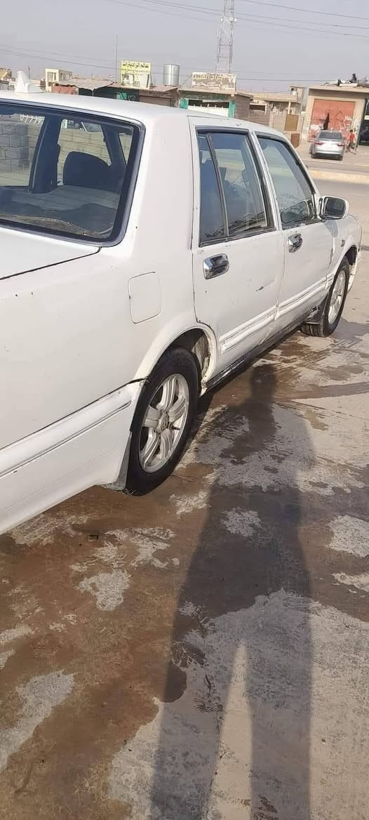 السلام عليكم ورحمه الله وبركاته سدرك للبيع موديل 98 گير ومحرك بطه جديد شرط طخم تاير جديد صدر خلفي وامامي جديد والباقي جدام العين السعر 26 ورقه  صلاح الدين الماني تحويل او وكاله من الشرقاط بعاجه  /رقم الهاتف ***********

