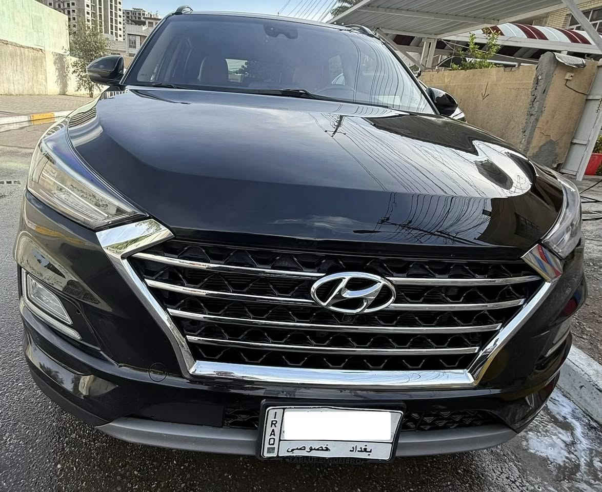 توسان ٢٠٢١ وارد امريكي للبيع
فول مواصفات 
١- بانوراما 
٢- محرك ٢٤٠٠
٣- بصمة ابواب وتشغيل
٤- لايت خمس عدسات
٥- رادار امامي وخلفي ونقطة عمياء
٦- خمس كامرات
٧- كشنات جلد تدفئة وتبريد 
٨- الستيرن تدفئة
٩- هاندبريك بصمة
١٠- اوتو هولد
١١- شحن لاسلكي وكار بلي
١٢- الصندوك كهرباء 
١٣- ثلاث انظمة قيادة
وبعد بيها هواية مواصفات
رقم الشاصي KM8J33AL8MU388496
السيارة كاملة مكملة مابيها اي نقص
ماشية ٥٨٦٤٢ ميل قابل للزيادة
حادثها بنيد ودعامية امامية ومبدلة اصليات نفس اللون وبيها رصعة بالتكمة جهة السايق مال نقل
والدعامية الخلفية فقط مصبوغة
ايرباك الدركة فقط طاك
السعر ١٨٣٠٠$ يعني (١٨٣) ورقة
لتفاصيل اكثر الاتصال على الرقم ***********
