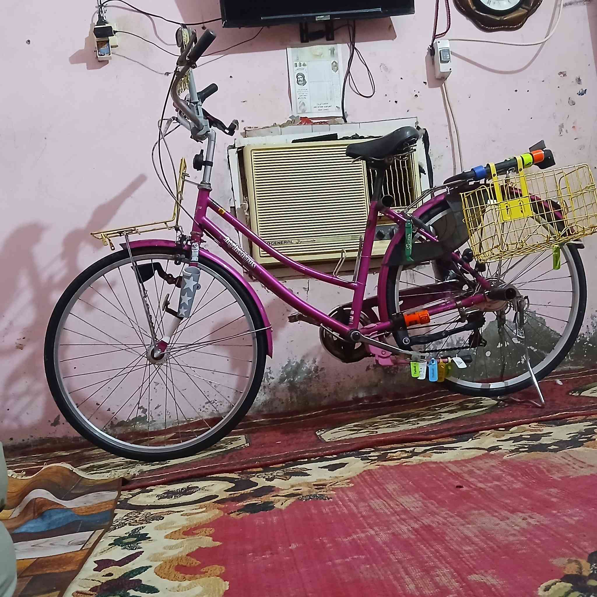 السلام عليكم بايسكل للبيع حجم 26 السعر 150 او بي مجال***********
