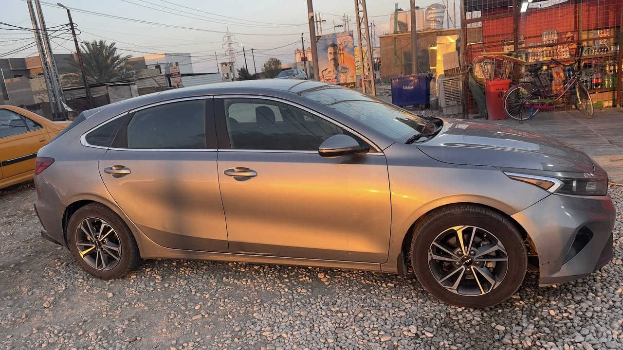 فورتي موديل22 السيارة جاهزة من كلشي مواصفات معروفة رادار مري جانبيات رادار امامي السيارة هاشباك حلوه
للاستفسار ***********
