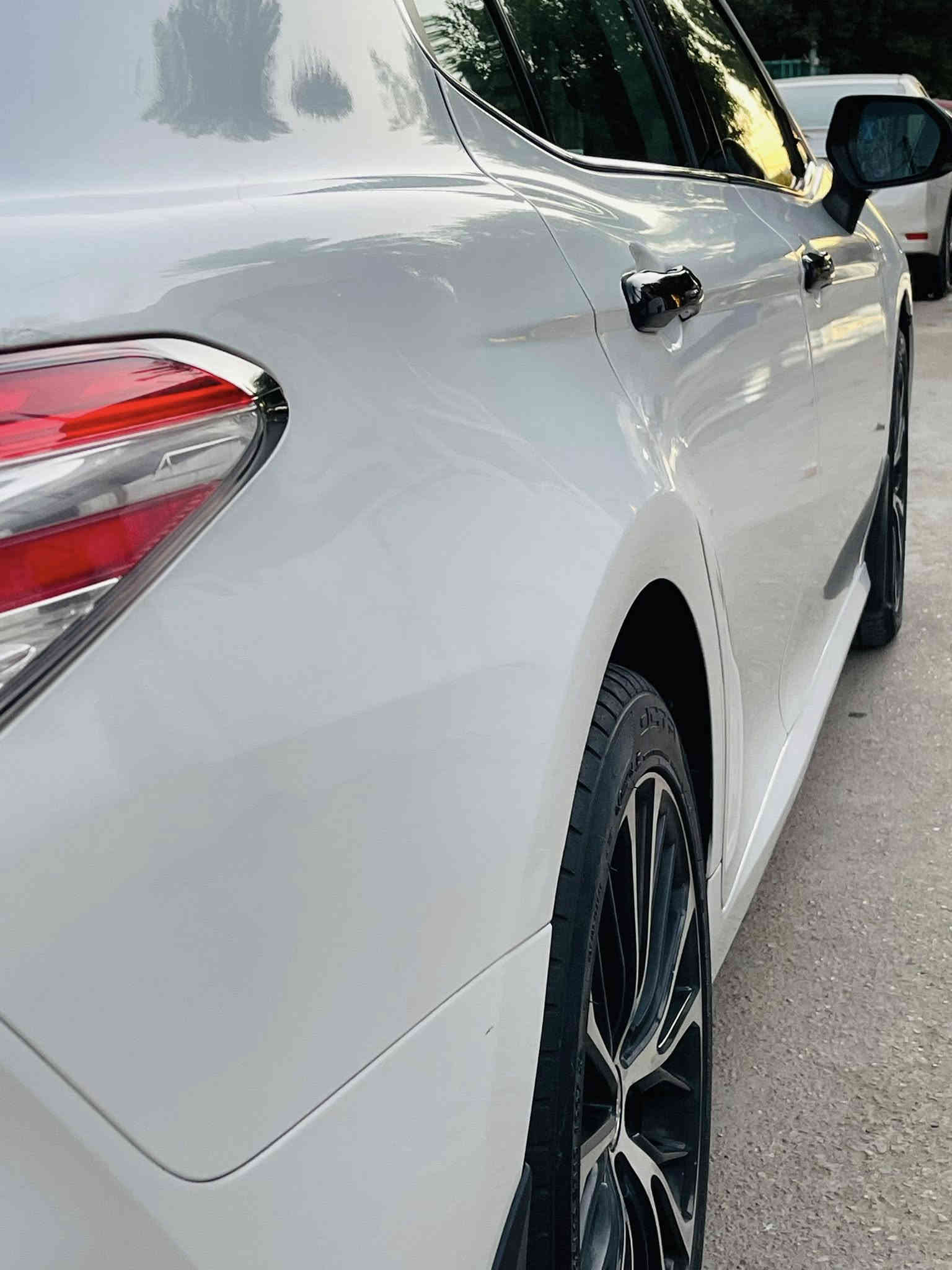 السلام عليكم
كامري ٢٠١٩ وارد امريكي كلين كلين بدون حادث 
بدون قطرة صبغ بدون ايرباك 
فقط تخريب فاتحين بنيد وراديتر وراجعين شاديهن 
حته بنيد مخلي عل كشن مبينات بصور اميركا حته دعامية نفسهه 
ماشيه ١٣ الف حقيقي زيرو تجي وتشوف 
سيارة من طبت للعراق لحد الان عل ايد وحدة
لا رصعه ولا شخط ولا خدش رقم بغداد باسمي 
سنويه ساقطة 
فول مواصفات عدا فتحة 
بصمة 
كشنات كهرباء 
شحن واير ليش 
لايت زنون بلادي 
بكلايت لد 
تبريد بيانو 
قطعتين تبريد 
كشنات جلد + تدفئة 
رادار توقف ذاتي 
سايد بريك بصمة
لايت زنون بلادي 
اشاير بل مري 
السعر ٢٠٧ بيها مجال بسيط 
مكاني بغداد حي العامل لاتصال ***********
