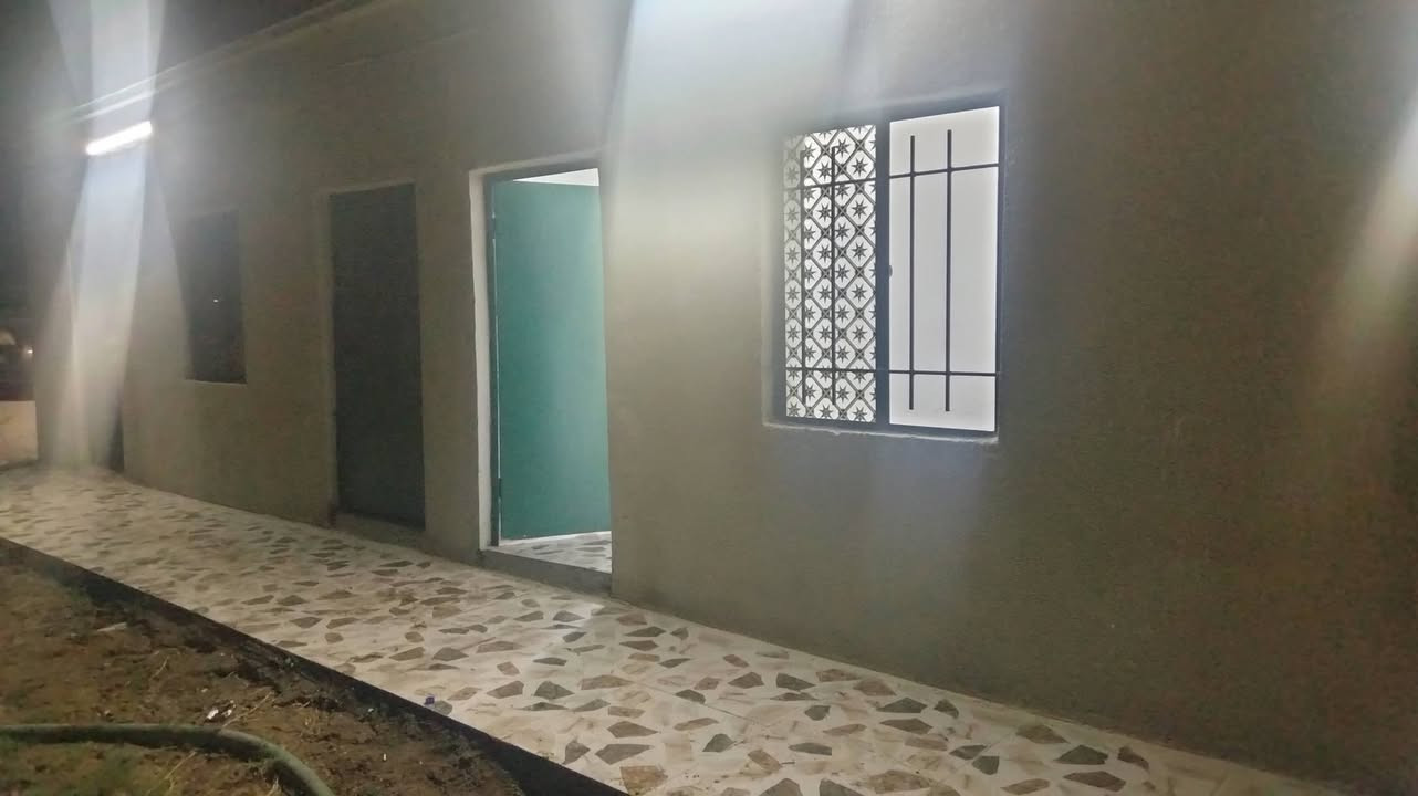 دونم و300 للبيع بعرب جبور شارع 37 قرب تل أعمر ومضيف شيخ شفيق المعجون الجبوري وبيه غرفتين وخدماتهن وكهرباء ومزروع نخل وجه التبليط 45 م 
السعر ب٥٠ واقع حال 
***********
ابو ليث
