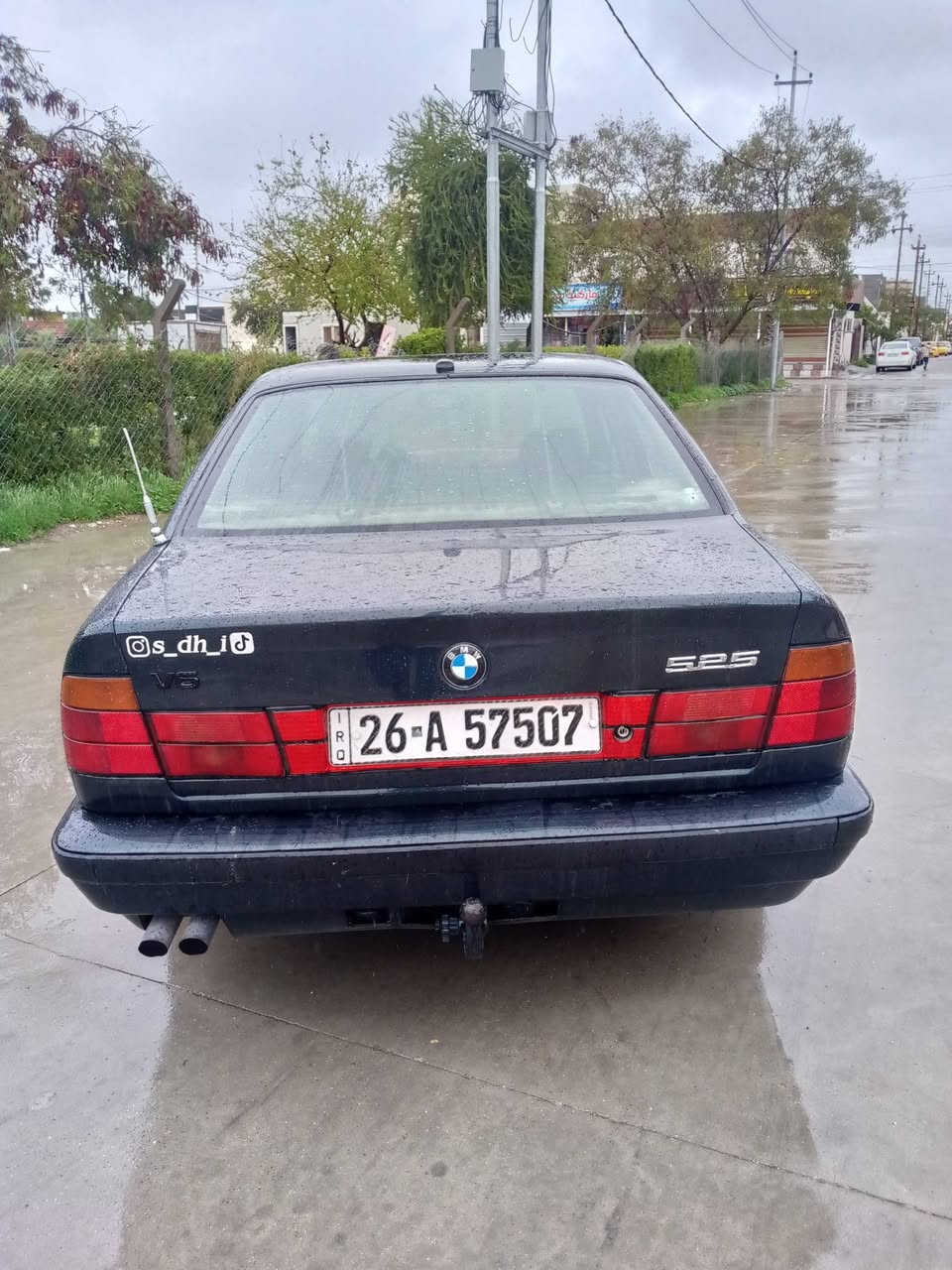 سلام وعليكم بي ام موديل ١٩٩٥ حجم ٥٢٥ تبريد شغال رقم دولي سنويه جديد سيارة صبغ جمالية بدون ضرر كير ومحرك بشرط اوتوماتيك سعر ٥٨$ مكان كركوك رقم الهاتف ***********.     زين *********** شراي يخابر اني مكلف بنشر
