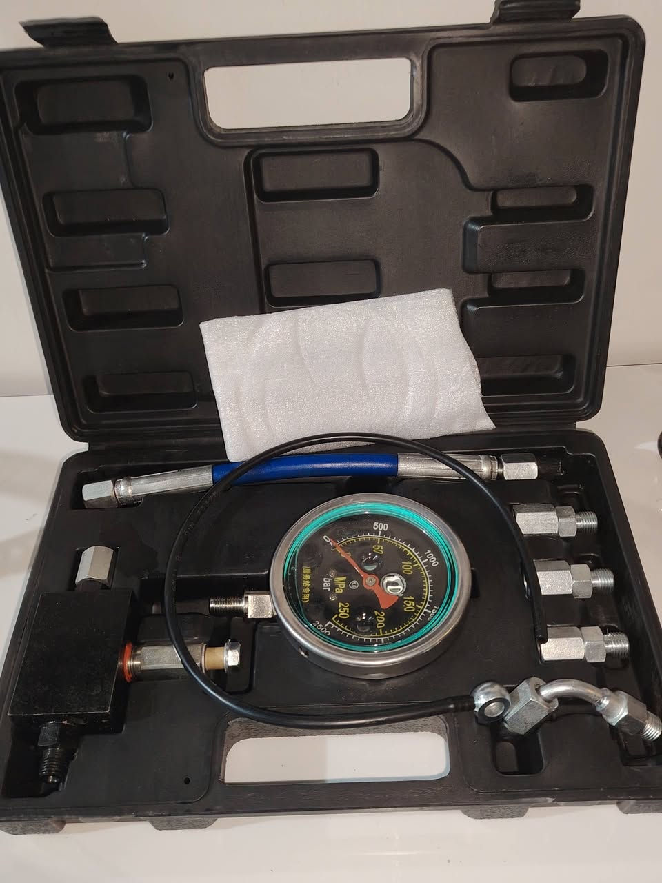 جهاز اختبار ضغط مضخة الديزل بنظام "السكك المشتركة" (Common Rail High Pressure Tester)، وهو مصمم خصيصاً لفحص وتشخيص أعطال نظام الوقود عالي الضغط في محركات الديزل الحديثة.
السعر 75 الف


**إذا كنت صاحب هذا الإعلان وتريد حذفه لأي سبب، رجاءا أرسل رسالة إلى الدعم الفني**