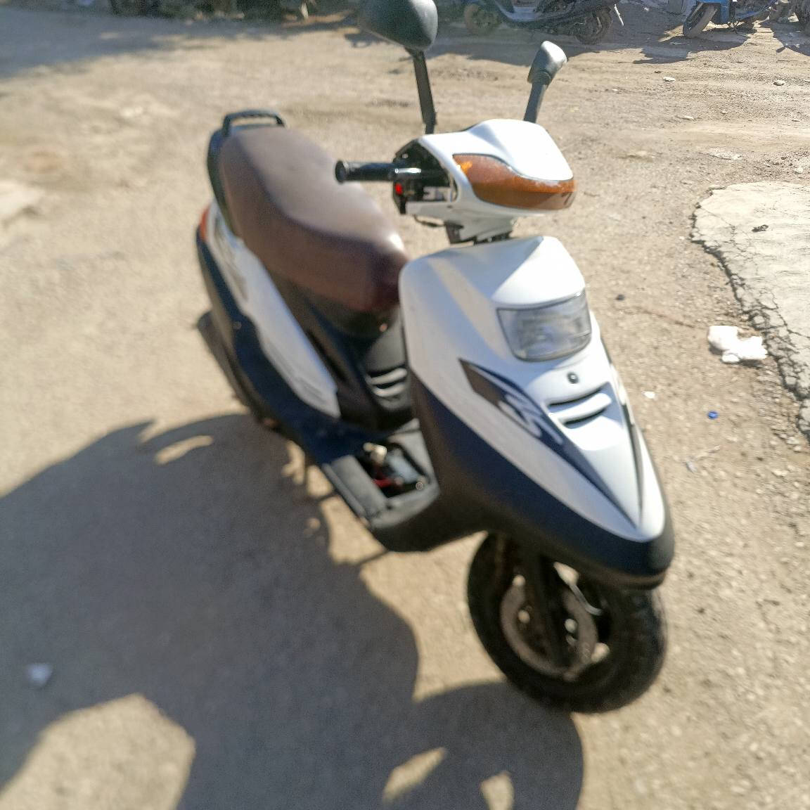 دراجه للبيع فراشه فضاىي ياباني نضيفه مال جناي محرك اكسل كهربأيات كامله دبلات  دراجه ناعمه  ماتحس بطسه مال جناي لا نضوح سلف هدر بس باتري ضعيف يرادله باتري سعر 325بيه مجال بعقوبه تحرير تصال ***********
