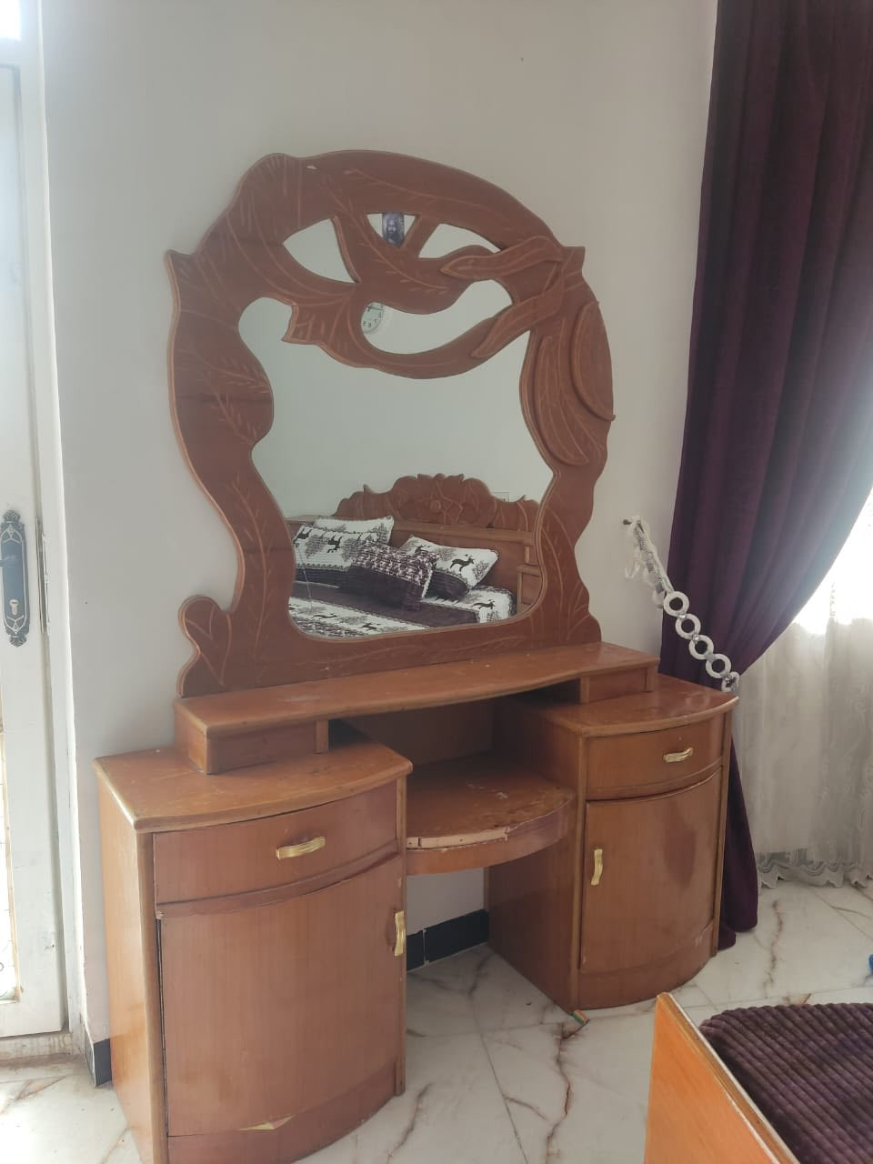 غرفة أخشاب للبيع بدون كنتور السعر 150 للستفسار اتصال واتساب فقط ***********
