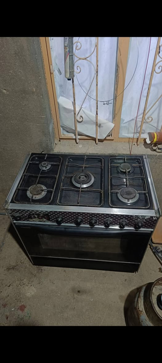 السلام عليكم للبيع طباخ ابو 5 عيون ناره زركه تخبل والفرن الجوه والفوك يشتغل سعره 125 وبي مجال


**إذا كنت صاحب هذا الإعلان وتريد حذفه لأي سبب، رجاءا أرسل رسالة إلى الدعم الفني**