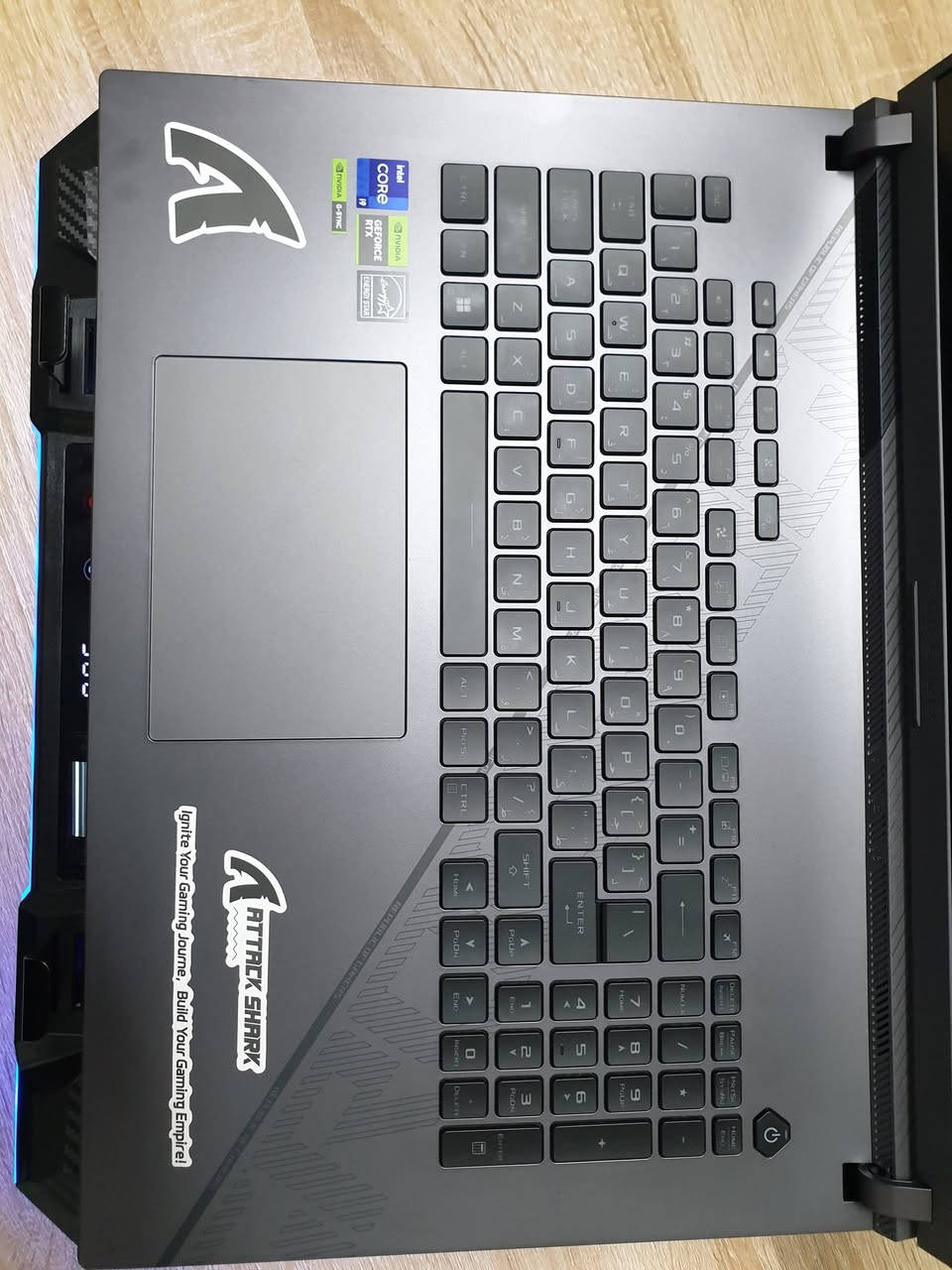 السلام عليكم من رخصة الادمن
لابتوب كيمنك للبيع كل ملحقاته والكارتونه موجودة ونظافة شوف واحكم مع جنطة وستاند مبرد
 قفله مليونين و٤٠٠ مكاني بغداد


**إذا كنت صاحب هذا الإعلان وتريد حذفه لأي سبب، رجاءا أرسل رسالة إلى الدعم الفني**