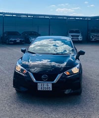 نيسان فيرسا موديل ٢٠٢١ ماشيه ٤٠ مايل سبخ باب وقبخ  سندوك بدون داخلي بج...