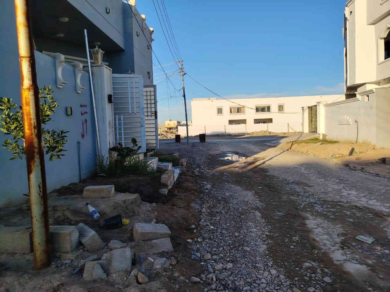 دار للبيع الديوم منطقة التوحيد قرب المدارس ومجمع الجوهره مساحه-100- م مربع جنب الركن -10ف-10- طابق واحد
شغل جناي وتعامل مع صاحب الدار مباشر للاستفسار-***********- اؤمراجعة مكتب ألق للعقارات شارع-60-
