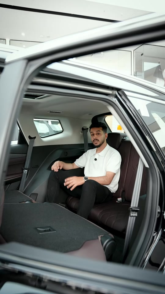 ⁨	⁨	⁨ ⁨ ⁨ ⁨ ⁨ ⁨ ⁨ سوئيست S09 2.0L LUXURY ‎الموديل: 2026 (خليجي) ‎العداد: صفر كيلو متر ‎المحرك: 4 أسطوانات L2.0 تيربو 254 حصان حقن مباشر ‎عزم الدوران (نيوتن-م): 390 ‎ناقل الحركة: اوتوماتيكي دبل كلاتش من 7 سرعات ‎استهلاك الوقود: 8.1 لتر لكل 100 كم ‎الضمان الأساسي: 6 سنوات أو 200,000 كم (أيهما أولا) ‎ضمان المحرك: 10 سنوات أو 1،000،000 كم (أيهما أولا / للمالك الأول) ‎المواصفات: ‎*عدد صفوف المقاعد 3 (7 ركاب) ‎*إطارات قياس 20 إنچ ‎*فتحة سقف بانوراما 1.1م ‎*شاشة عرض ترفيهية قياس 15.6 إنچ ‎*شاشة عدادات رقمية قياس 10.25 إنچ ‎*كاميرات محيطية 540 درجة ‎*حساسات أمامية ‎*حساسات خلفية ‎* مثبت سرعة مع رادار تفاعلي ‎*نظام مراقبة النقطة العمياء ‎* نظام المساعدة للبقاء في المسار ‎*نظام الكبح التلقائي في حالة الطوارئ ‎*نظام تحذير الاصطدام الامامي والخلفي ‎*نظام القيادة شبه الذاتية ‎*نظام تحذير مغادرة المسار ‎*نظام التحكم بنزول المنحدرات ‎*نظام الفرامل الأوتوماتيكي Autohold ‎*نظام ابل كار بلاي واندرويد أوتو لاسلكي ‎*نظام صوتي متطور من 8 سماعات عالية الجودة ‎* نظام اوامر و تحكم صوتي ‎*مقصورة الركاب من الجلد الفاخر ‎*مقعد السائق والراكب كهربائي ‎*مقاعد السائق والراكب مدفئة ‎*مقعد السائق والراكب مبرده ‎*إنارة محيطية ‎*إنارة ترحيبية ‎*عتبات الأبواب مضيئة ‎*مصابيح أمامية أوتوماتيكية LED مع مصابيح نهارية ‎*صندوق كهربائي ‎*نظام التحكم الذكي بالإنارة العالية ‎*المرايا الجانبية قابلة للطي كهربائياً ومدفئة ‎*نظام تكييف ثلاثي المناطق مع تحكم مستقل للمقاعد الخلفية ‎*فتحات مكيف هواء مستقل للصف الثاني والثالث ‎*فلتر تنقية الهواء (N95) ‎* نظام تنقية الهواء PM2.5 مع شاشة ‎*دخول ذكي (بصمة) ‎*تشغيل عن بعد ‎*خاصية إغلاق الشبابيك وفتحة السقف عن بعد ‎*شاحن هاتف لاسلكي سريع ‎*ماسحات الزجاج الامامي مع حساس للمطر ‎*مسند الذراع الوسطي مع ثلاجة ‎*وضعيات قيادة متعددة ‎*نظام مراقبة ضغط الاطارات ‎*وسائد هوائية امامية وجانبية عدد 6 ‎شركة آفاق الخليج للوكالات التجارية الوكيل الرسمي لسيارات سوئيست في العراق. ‎أربيل - شارع ١٠٠، مقابل طوارئ روجافا *********** *********** *********** *********** ‎بغداد - البياع، الشارع الأول مقابل المتنزه  *********** *********** *********** *********** ‎كركوك   ***********  ***********  *********** ‎دهوك   ***********  ***********  *********** ‎النجف  *********** ‎كربلاء *********** ‎السليمانية  ***********⁩⁩⁩⁩ #soueaststar #سوئيست #اكسبلورexplore #العراق🇮🇶 
