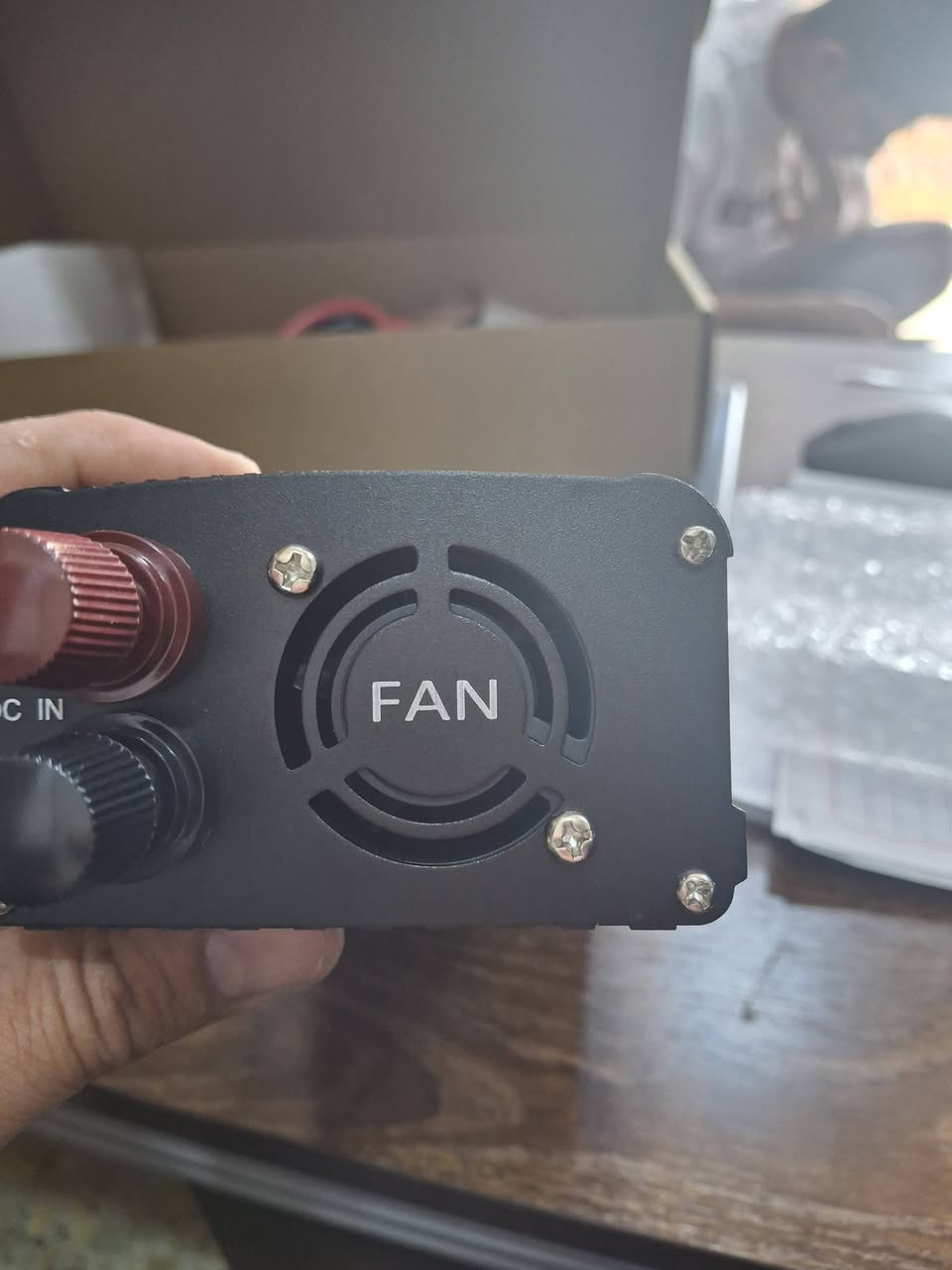 انفيرتر ١٢ فولت ٢٦٠٠ واط نظام تبريد فان متوفر توصيل بغداد والمحافظات للتواصل عل الرقم ***********
