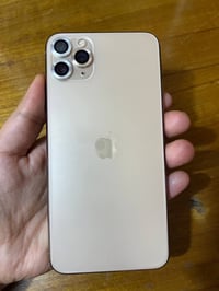 آيفون ١١برو ماكس ذاكرة256  بطاريه 91 مبدله اصليه ميصرف  فقط السماعه  ا...