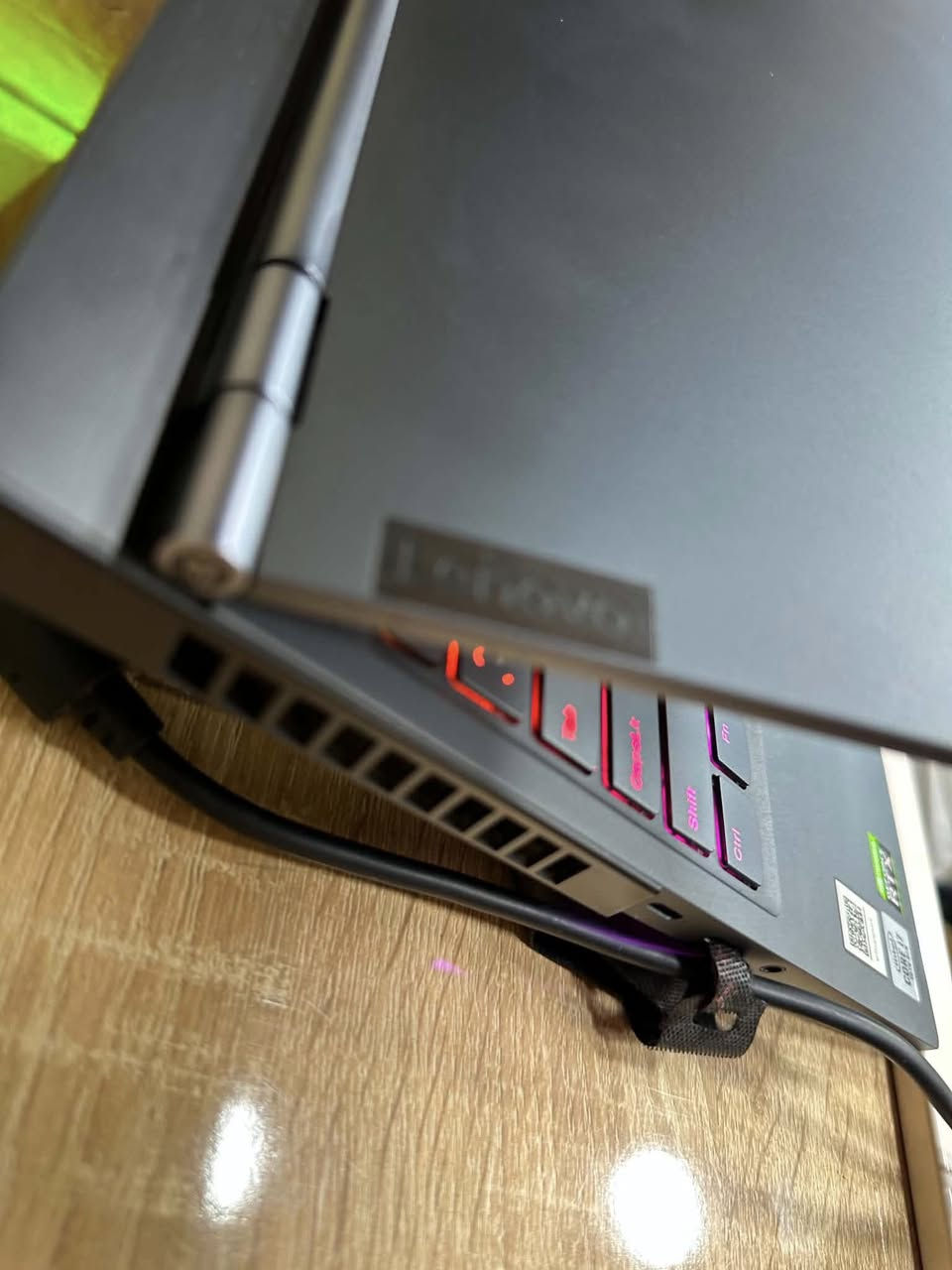متوفر لابتوب كيمنك للبيع
متوفر توصيل لكل العراق 

Lenovo legion 7 

I7 10750H 
Ram 16 
Nvme 1Tera 
Rtx 2070Super 8gb 

السعر 950 الف


**إذا كنت صاحب هذا الإعلان وتريد حذفه لأي سبب، رجاءا أرسل رسالة إلى الدعم الفني**