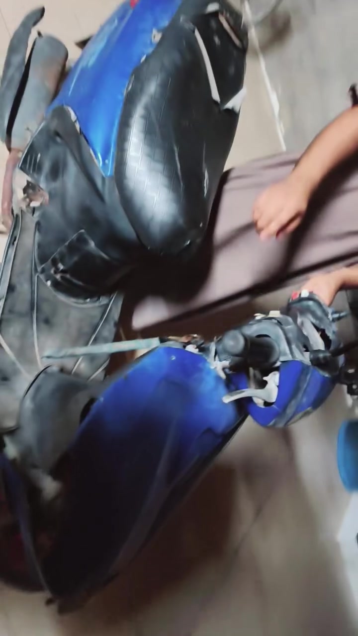سلام عليكم دراجه للبيع شغاله كلشي مابيها كلشي موضح بل فيديو سبب البيع لايوجد مكان سعرها 200 وبيها مجال مكاني المحمودية رقمي ***********
