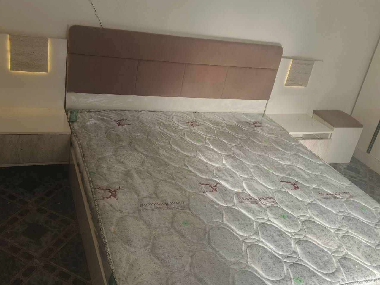 السلام عليكم غرفه جديده بمليون الشراي يتصل على هذا الرقم ***********
