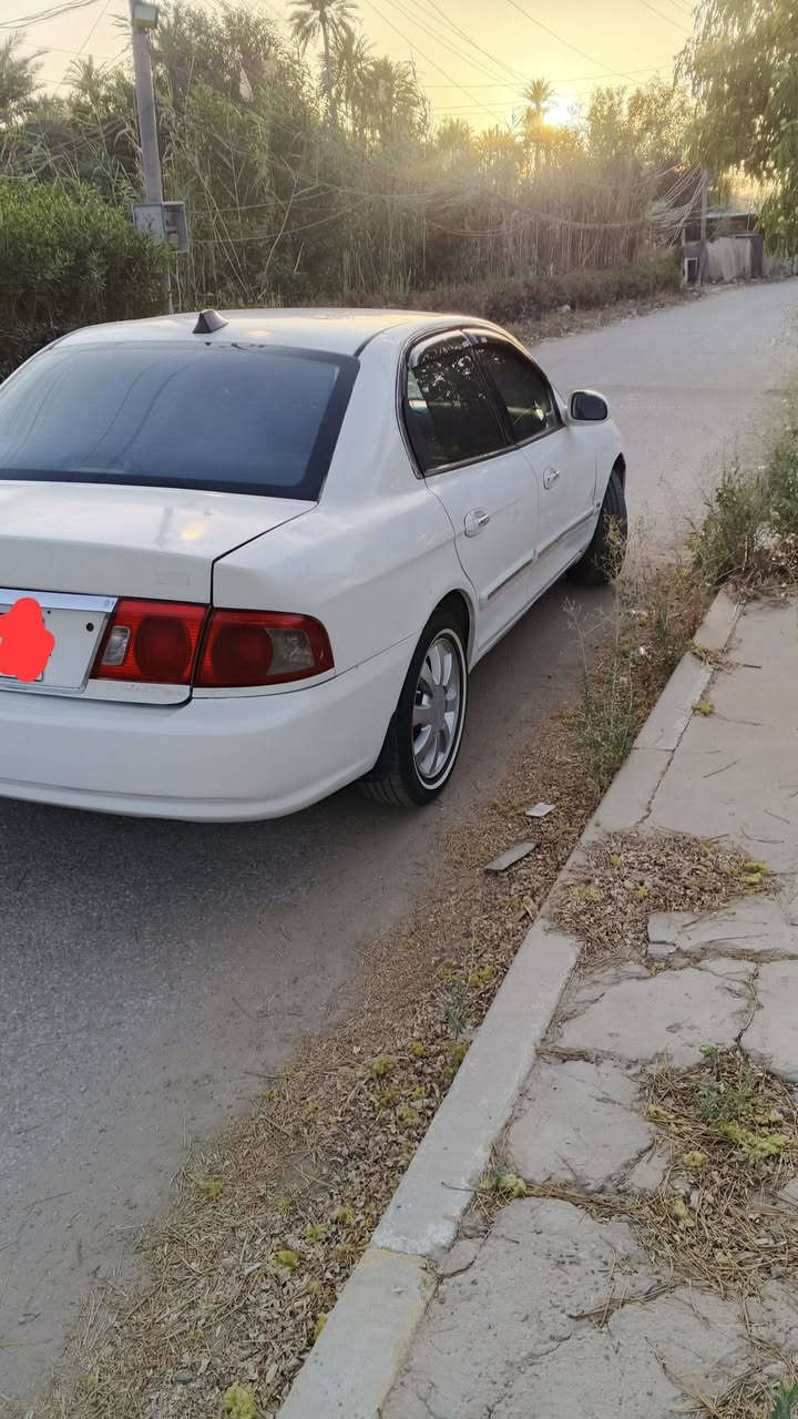 السلام عليكم البيع موديل 2004 ورد مريكي بيه الجملغ الخلفي فقط بدون دواخل محرك 2700 وكير وتبريد مكفولت تخم تاير جديد باتري جديد السياره جاهزه كهربايات     كله شغال مكاني بابل السياره كله ليبل واحد رقم بابل شرط التحويل السعر 60 وبيه مجال مامتوجد عله فيس ***********
