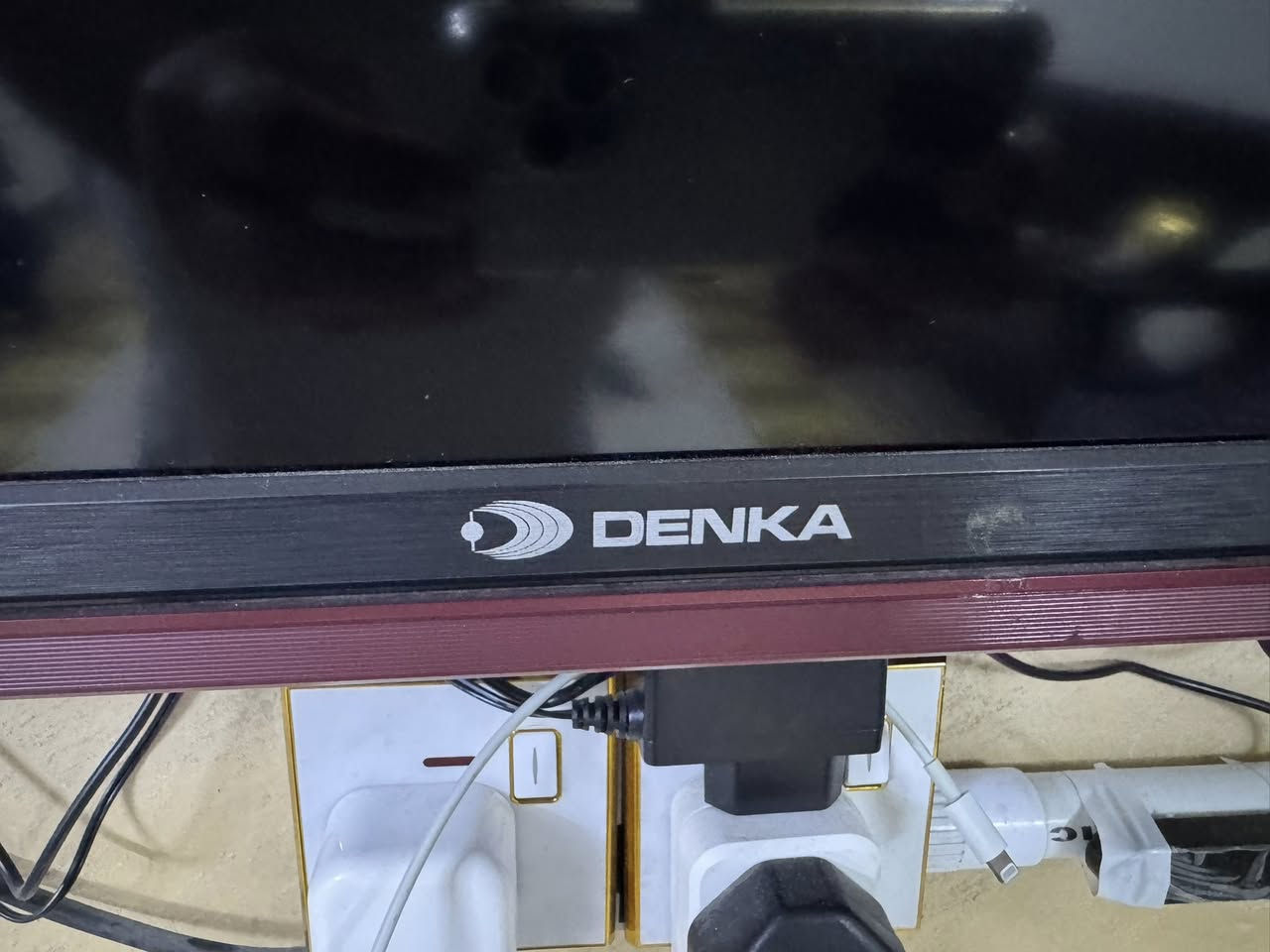 السلام عليكم 
شاشه البيع نوع دنكه قياس 42
نضيفه مداخله تصليح
السعر 130 ألف
المكان البياع حي الأعلام 
***********
