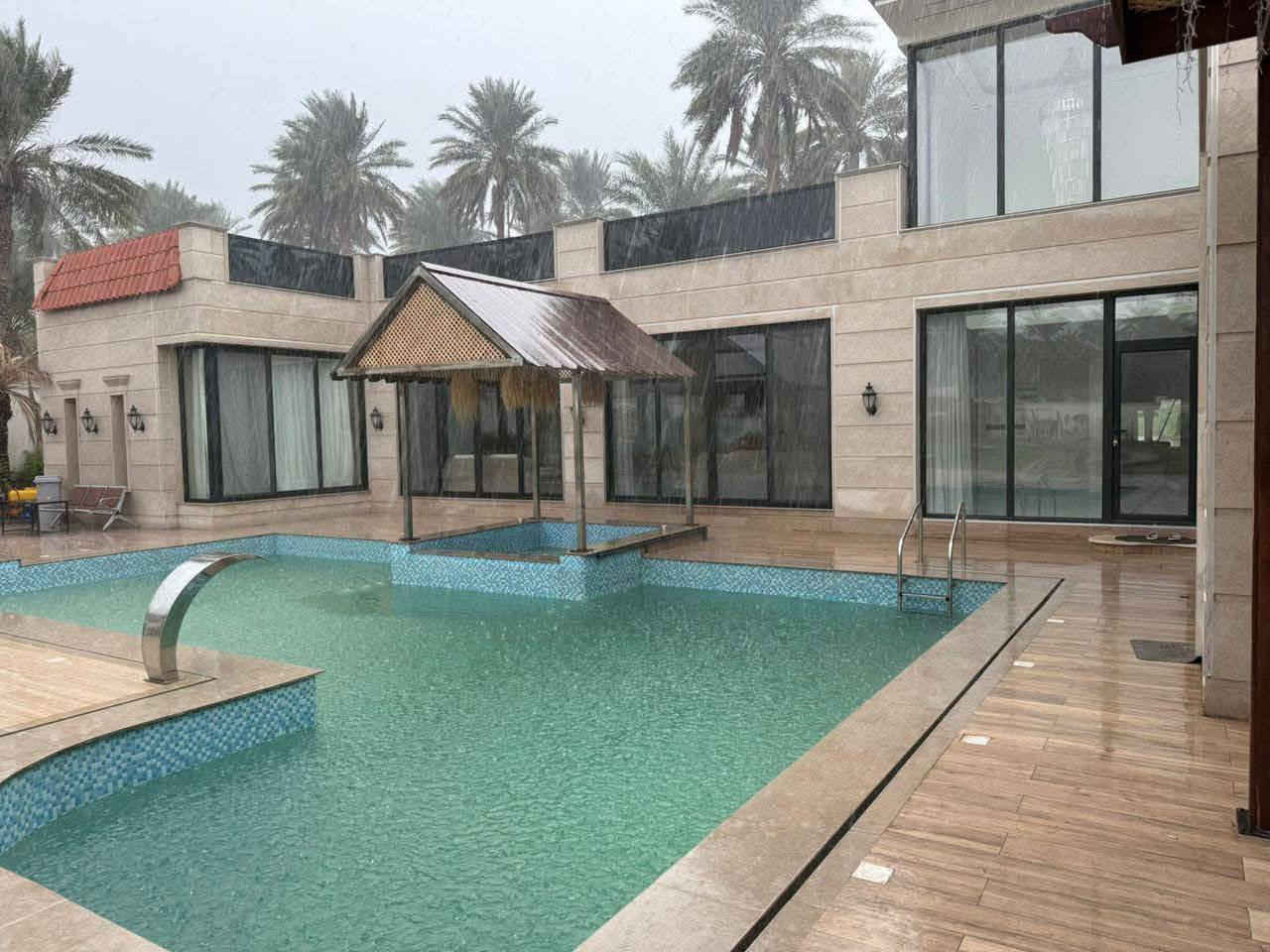 تتوفر حجوزات طيلة أيام الأسبوع يتوفر مسبح حار للحجز والاستفسار واتساب ***********
موثقة بتطبيق اجرلي بغداد
