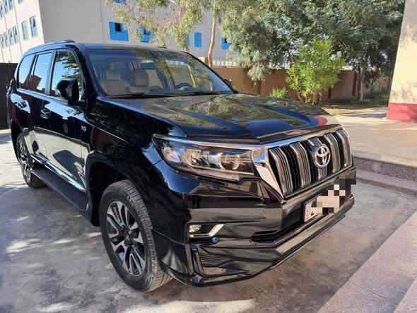 السلام عليكم ورحمة الله للبيع تيوتا برادو موديل 2023 خليجي ساز باب اول VX فول مواصفات خليجي كفاله عامه مغلفه PPF من الزيرو ماشيه 40 الف تايرات الشركه استلام زيرو كشنات كهرباء كشنات جلد تدفئه وتبريد الكشنات مري اوتو فتحه سقف بصمه شاحن لاسلكي 8 ايرباك تحكم جهتين رقم اربيل تحويل او وكاله حاضر سعرها 495 وبيها مجال الشراي يتصل مكانها بالرمادي 
***********
***********
