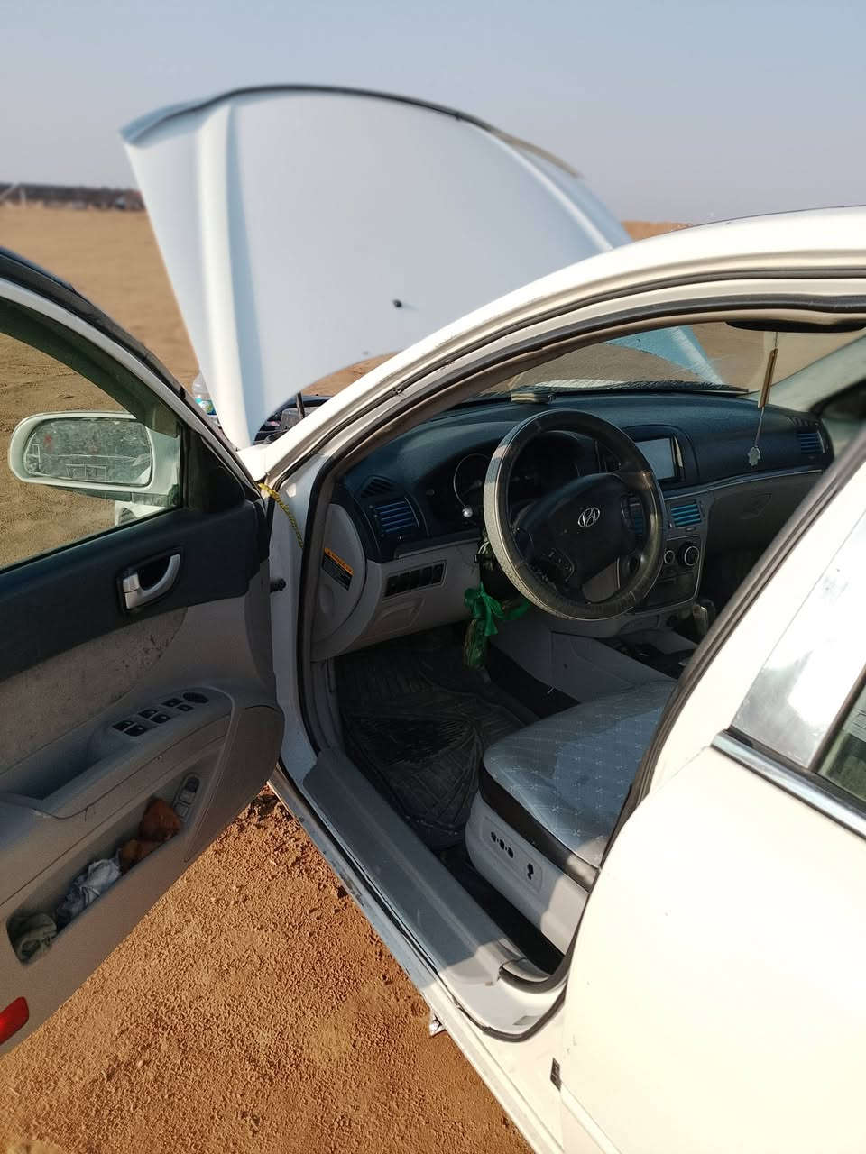 اسلام عليكم/سوناتا للبيع موديل 7 وارد امريكا بيها طخه بالجنطه وبيها تلث قطع صبغ ابيع حزام ترايك للبصره حداديه 50/عنوان العزيزيه الخماس/***********/
