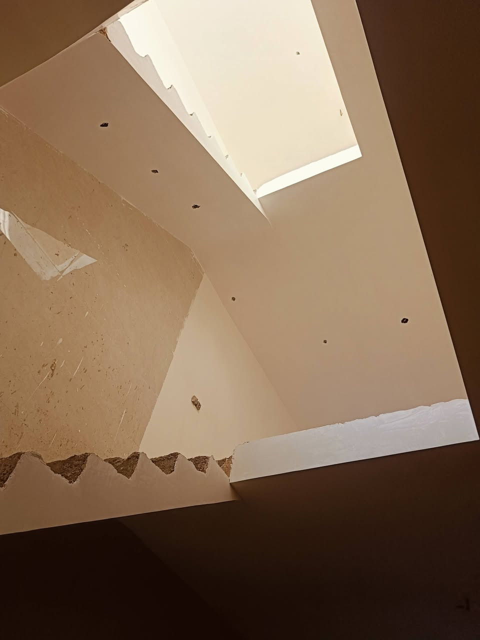 السلام عليكم كادر جص وبورك من الموصل شغل درجه اولئ مبيت بنفس الموقع العمل متفرقين حاليٱ تواصل خاص واتساب ***********
