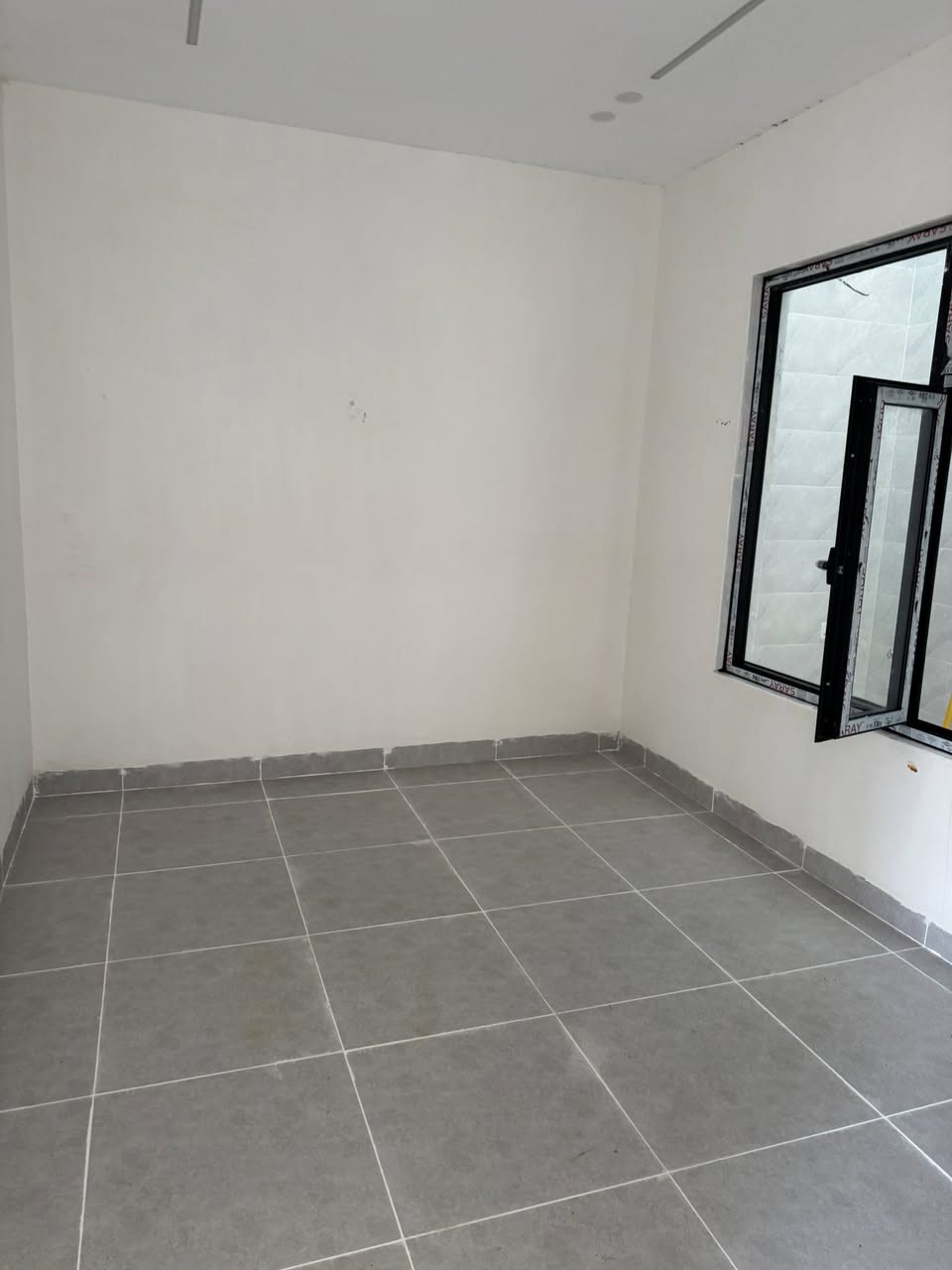 سەرەتا بەناوی خودا 
کۆدی /10926
خانوو بۆ فرۆشتن  
📍ناونیشان/ 140 کان نزیک مزگەوتی فەجر
📐ڕوبەر / 150 مەتر 
📏پێشی/ 10 بە 15
🛣️شەقامی/ 15 مەتری بەردەم باخ
🌕 ڕوو / ناوشار
🏗️پێکهاتوەلە/ 2 نهۆم  

نهۆمی یەکەم(میوان و مدبخ کراوە + مشتملات + ٢ نوستن + گەراج )

نهۆمی دوو  ( میوان + هۆڵ + مشتملات + مدبخ + مساعد مدبخ + نوستن + بالکۆن )

ــــــــــــــــــــــ
🖊️/ بۆ زانینی نرخ  کۆمێنت بکە 
ــــــــــــــــــــــــ
بۆ پەیوەندی📞
☎️***********
☎️***********
ـــــــــــــــــــــــــــ
تۆی بەڕێز موڵکت هەیە دەتەوێت بیفڕۆشیت یان بیدەیت بەکرێ زانیاریەکانمان بۆ بنێرە هاوکارتان دەبین 
‏‎*********** ☎️واتس ئاپ"فایبەر 
‏‎یان سەردانی نوسینگەی(جوانی موڵك)بكەن
‏‎ناونیشان"ئیبراهیم ئەحمەد"بەرامبەر دیلان سیتی
