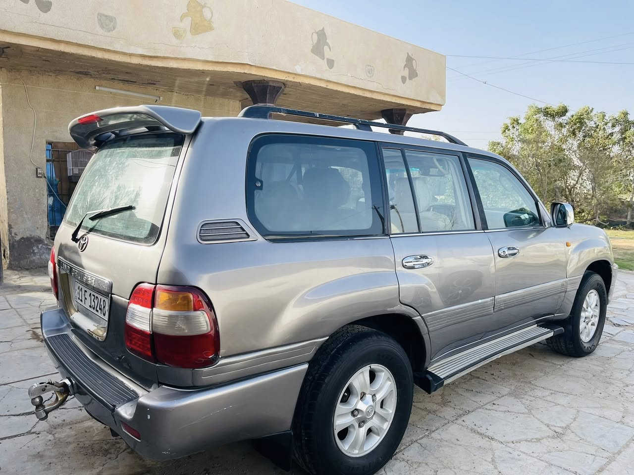 السلام عليكم للبيع لاندكروز ٢٠٠٤ فول مواصفات رقم بغداد أنكليزي باسمي تحويل مباشر السنويه ل٣٠ كير ومحرك جدد تبريد تدفئه شغال حداديه امامي خلفي جديد تخم تاير كهربائيات كلهه شغاله السياره بيها فقط صبغ  حزام بدون ضربه مكاني بغداد السعر ١٢٢ 
رقم/***********
