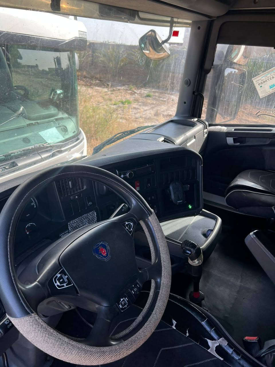 سلام عليكم سياره سكانيه 2013 كلابي للبيع كير الف عادي عربانه دار قصاب 28متر ***********
