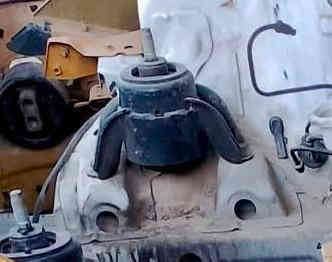 حداده صدر ريو مضلع اكسنت مضلع اصلي تفصيخ 
زوج طبلات كامله ٨٠ الف
زوج دبلات كامله ١٠٠ الف
زوج شمعات ٢٥ الف
مشط ستيرن ١٠٠ الف
صليب ستيرن ٢٥ الف
شفت ستيرن ٢٥ الف
اذان هوائيه ٣٥ الف
دجه كير ٢٥ الف 
بغداد الامين شارع المعلمين محل القسواء 
توصيل بغداد والمحافظات 
***********
