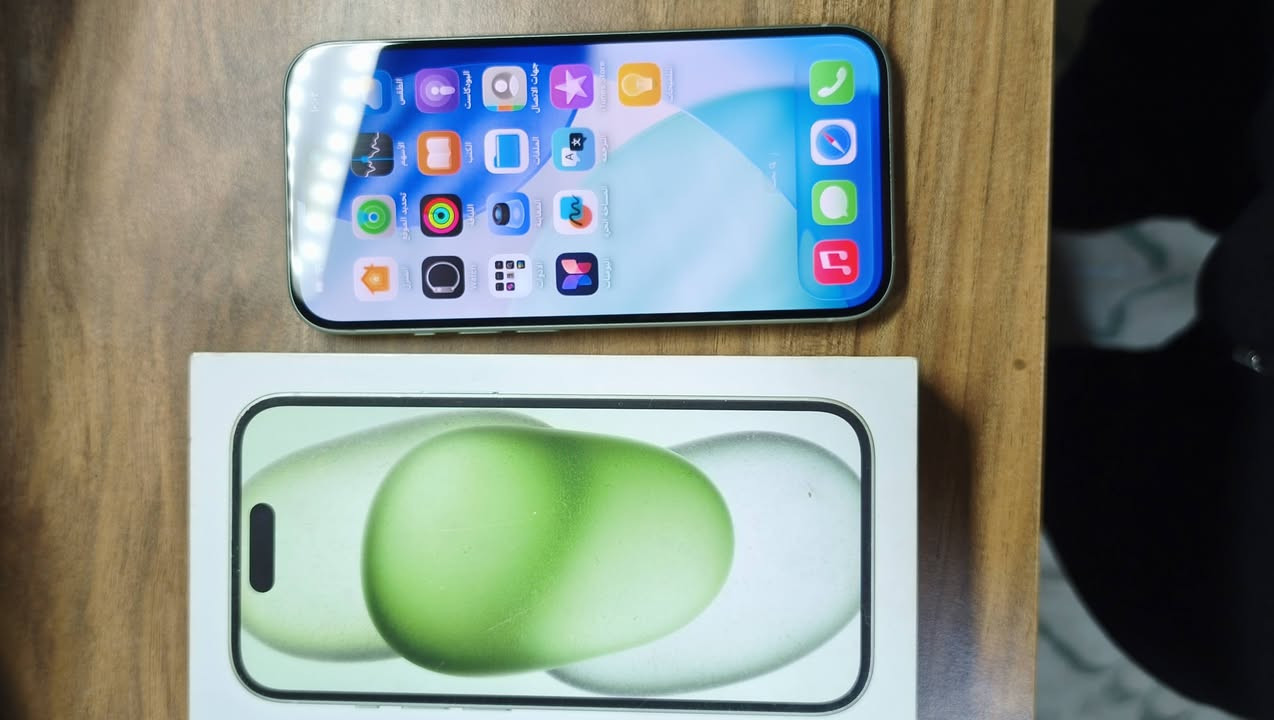 السلام عليكم
ايفون 15 العادي ذاكرة 128
اللون الأخضر الواضح بالصور 
النظافة 100٪
 الكيبل الاصلي 
راس الشحن الاصلي 
كارتونه
***********
