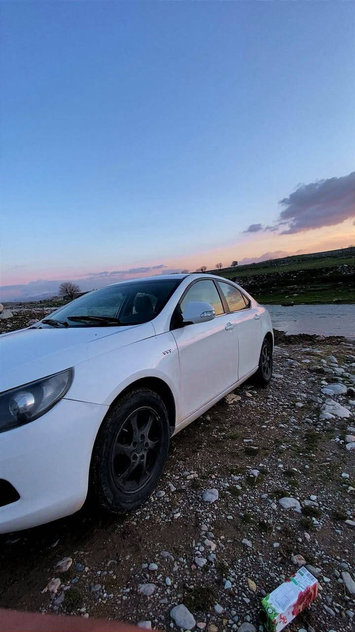 جاک ٢٠١٢ 
 بەبی سبوخ بەبی لیدران
تەقەو رەقە بەشەرت 
گیرومەکینە بەشەرت
چار تایە و ویلی تازەیە
 ویل کرۆم
شاشە ئاپات
کوشین جڵن 
حەساس پشتەوە 
چوار جوام کرەبایە
لیدی ژیر پیو دەژبولئ بۆبەستراوە
هەزەو سەنەوی نویە و رەقمەی نویە
تازە کامل سیرفز کراوە 
سەیارەکا بەس ماشەلله ئەویت لەجوانی 

وەست ئەپ/ڤایبەر *********** رانية, السليمانية
