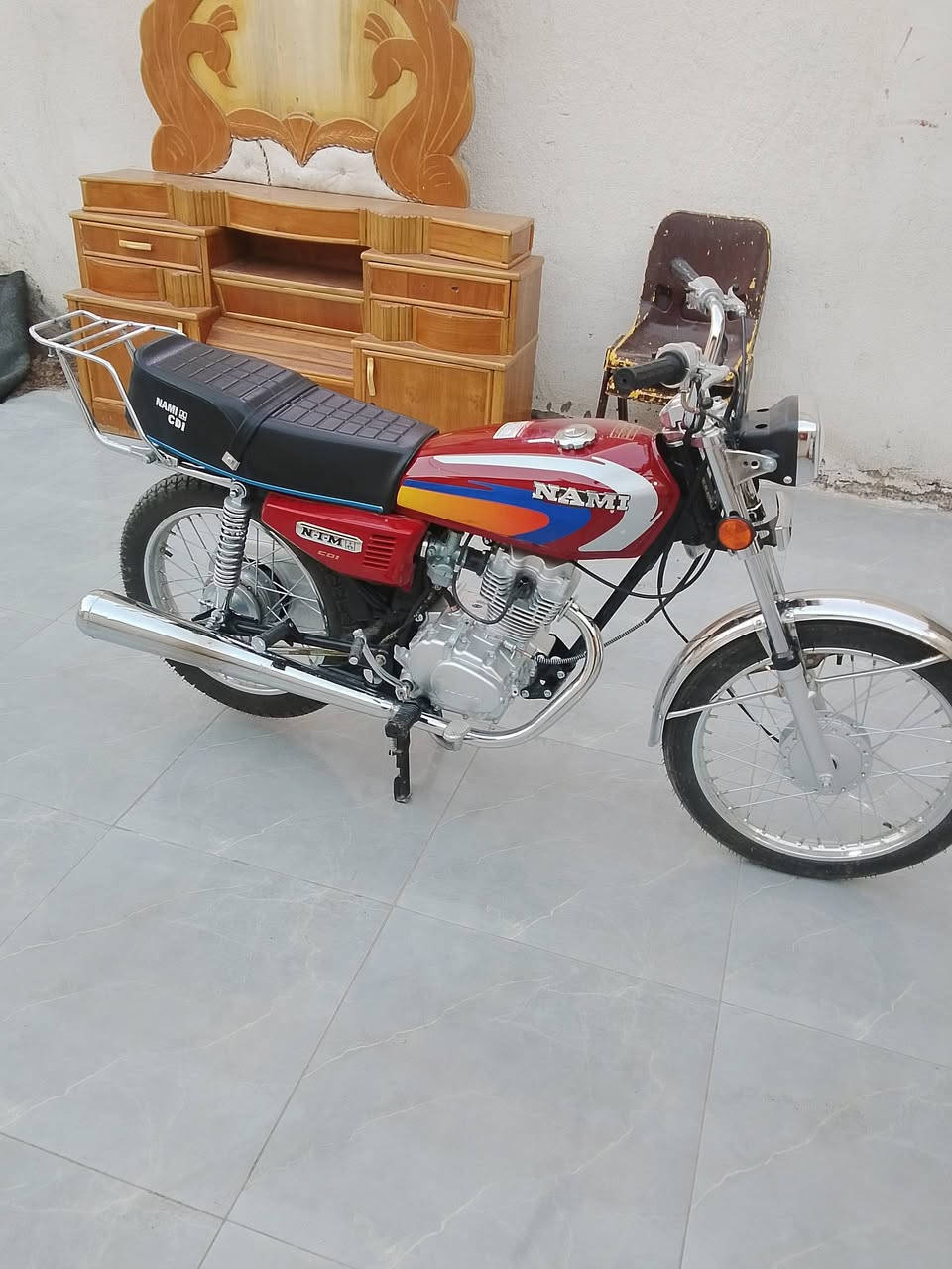 دراجه للبيع الباقيه تعمير اصلي شاصي موديل 26 سكنر 
***********
