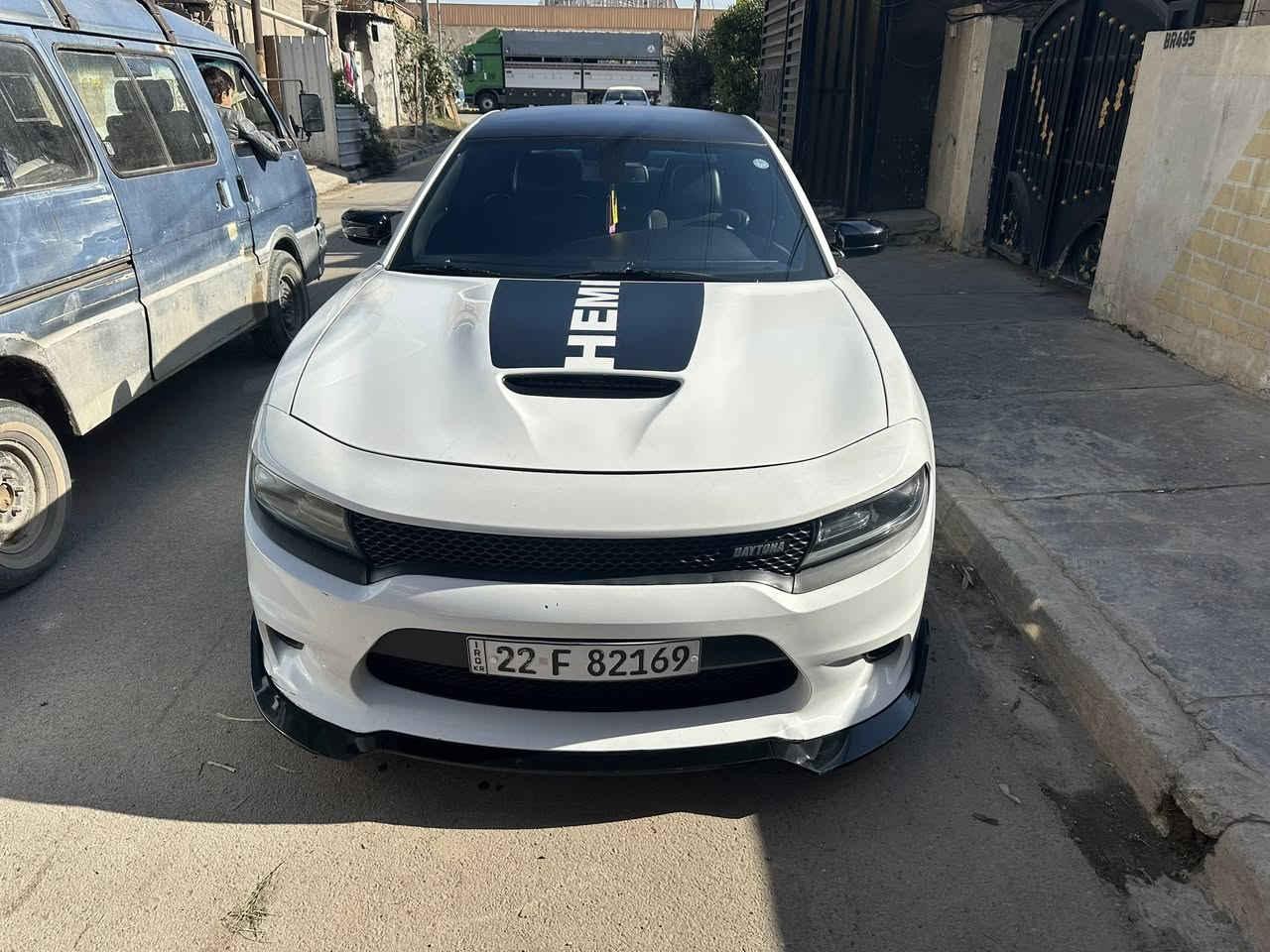 السلام عليكم
جارجر دايتونا 2021 محرك 5700
حادثها فقط بنيد مصبوغ واربع اصابع من الجاملغ
السيارة اربيل باسمي تحويل مباشر للمشتري
مواصفاتها واضحة بالصور وصور السونار منشورة سقف اسود بلادي ومذكور بالسنوية ماشية 60 الف السعر 225 وبيها مجال انشاءلله مكاني بالدورة المعلمين قرب مدرسة بلاط الشهداء
للاستفسار***********
