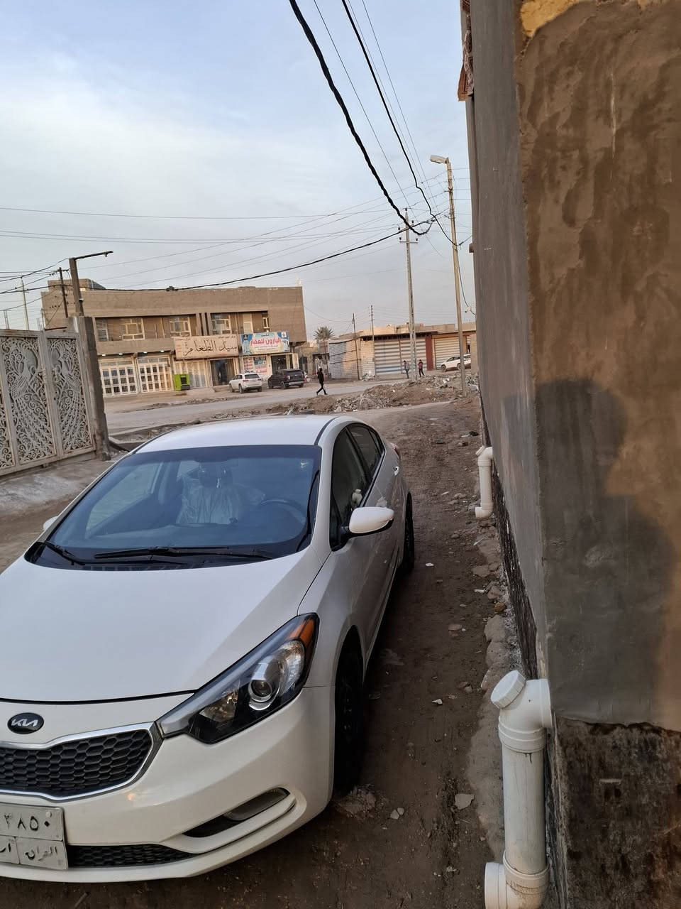 سلام عليكم كيه فورتي موديل ٢٠١٦ مكان السياره بابل الحله سياره رقم اربيل سنويه صاقطه سياره جاهزه من كلشي             بيه صبغ جاملغ خلفي حادث امريكه وبيه بل عراق بنيد وجاملغ امامي بدون ارباك تبريد شغال جاهزه من كلشي سعره ٩٠ والتحويل على المشتري مابيه اي غرامات السياره جاهزه  رقم الهاتف ***********
