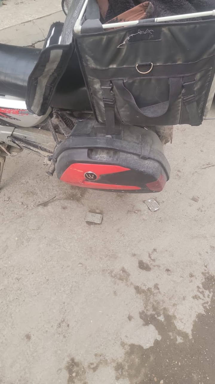 جنط صفاحيات بوكسر نضافتهن ٩٠/١٠٠
اشاير شغاله 
البيع /سعر ٧٠


**إذا كنت صاحب هذا الإعلان وتريد حذفه لأي سبب، رجاءا أرسل رسالة إلى الدعم الفني**