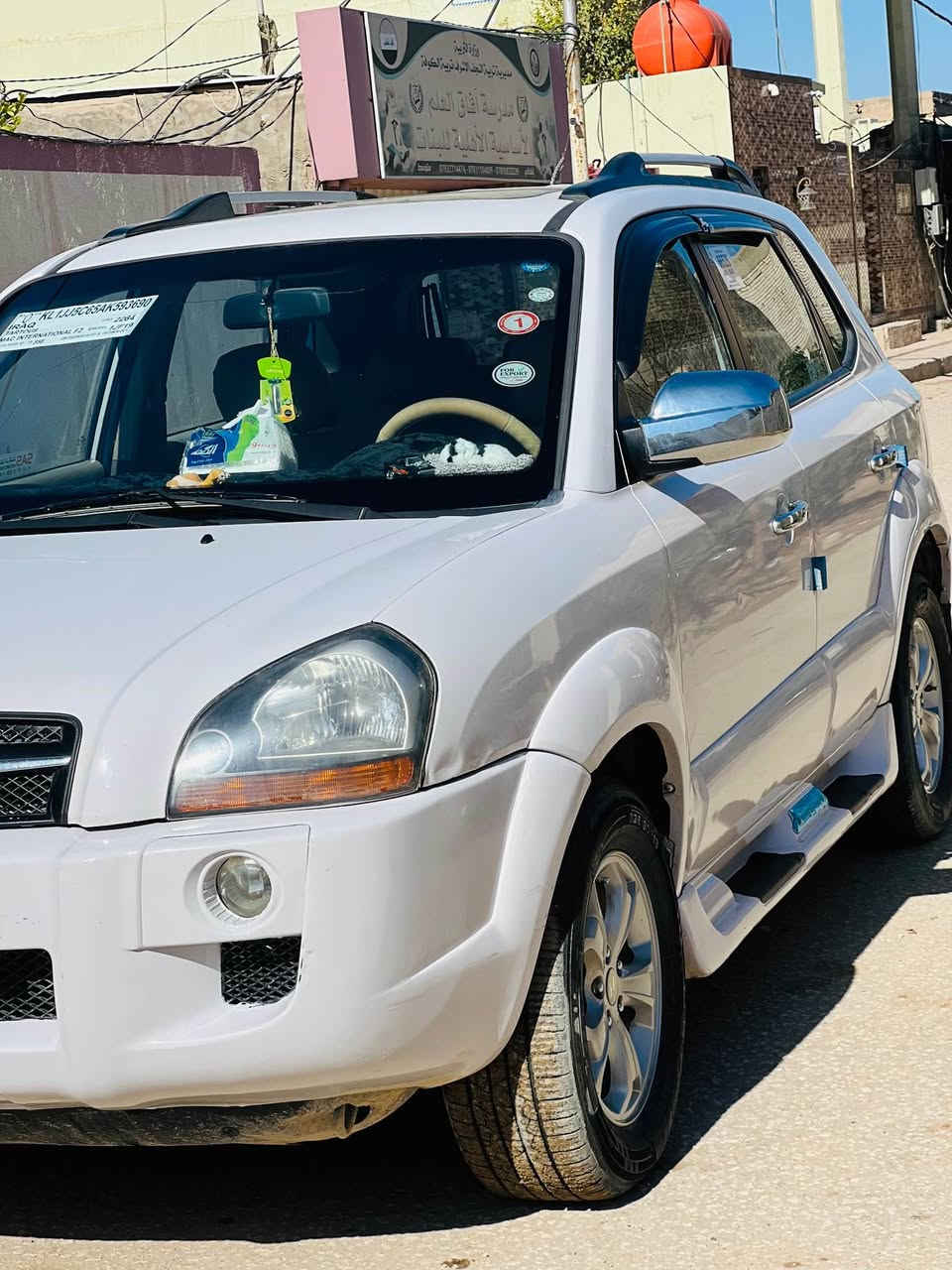 🚙 ** Tucson ** 🚙 
 توكسان  موديل ٢٠١٠ للبيع
فول مواصفات ١/١
مواصفات و معلومات السياره 
١-بانوراما
٢-بصمه  تشغيل  عدد ٢
٣- تشغيل عن بعد 
٤- رقم سليمانية 
٥-سنوية نافذه  ٣ ونص سنه  تقريباً
٦- وكالة  عامة
٧-كفالة كير ومحرك
٨- كفاله عامة للسيارة١٠٠/١٠٠ لايوجد 
حادث او ضرر  
٩-حداديه جديده نضافه  ٩٥/١٠٠
١٠- شاشه اندرويد 
١١- ماشيه تقريباً ١٤٧ الف
وباقي التفاصيل موجوده في
السونار للحاب يطلع يتفضل واتساب 
السعر 138$ وبي مجال 
للستفسار الاتصال على الرقم
***********
العنوان 
النجف الاشرف - الكوفة النجف, العراق
