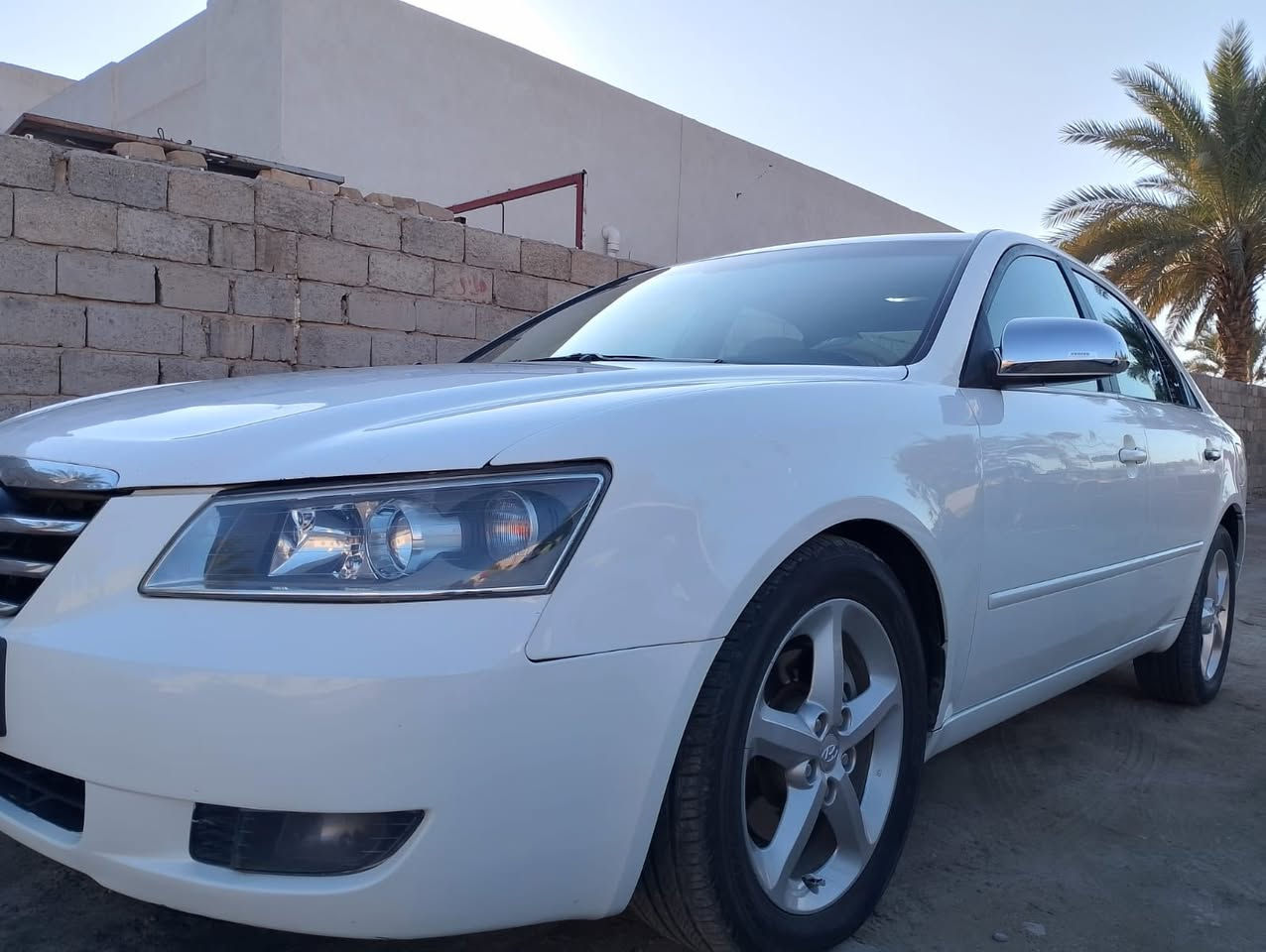 سوناتا 2007 محرك سته سلندر
السونار موجود بالمنشور 
السعر 103 وبيها مجال
مكاني المسيب
***********
