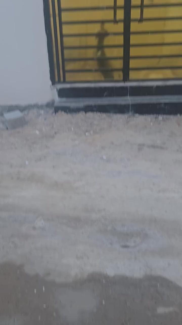 بيتين للبيع في شط العرب زين العابدين مساحه 125 متر السعر 72 والمساحه 133 السعر 75 قابل للتفاوض.***********
