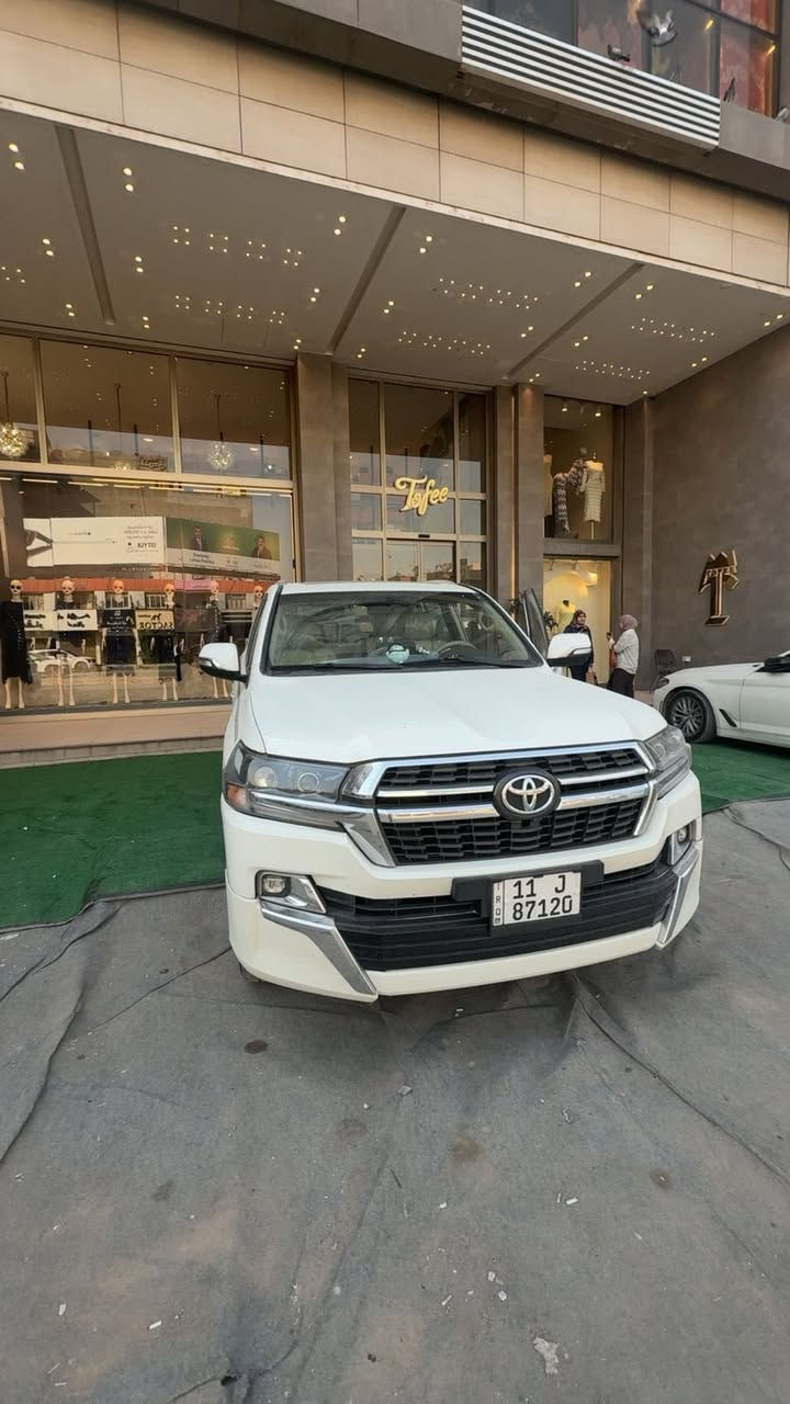 السلام عليكم #للبيع
تيوتا لاندكروز موديل ٢٠١٣ محدث موديل 2021 شرط كل قطع التحديث أصلي
رقم بغداد الإنكليزي باسمي تحويل ثاني يوم
السياره جاهزه من كلشي مكينه كير حداديه تبريد تدفئه كهربائيات كله جاهز مابيه اي نقص
السيارة مابيه لاكلبه ولاكصه مصبوغه حزام ل أثر التحديث بدون صبغ قماره
السياره بعد احلا من الصور السعر 325 وبيه مجال بسيط للشراي مكاني بغداد الغزاليه  للاستفسار
***********
