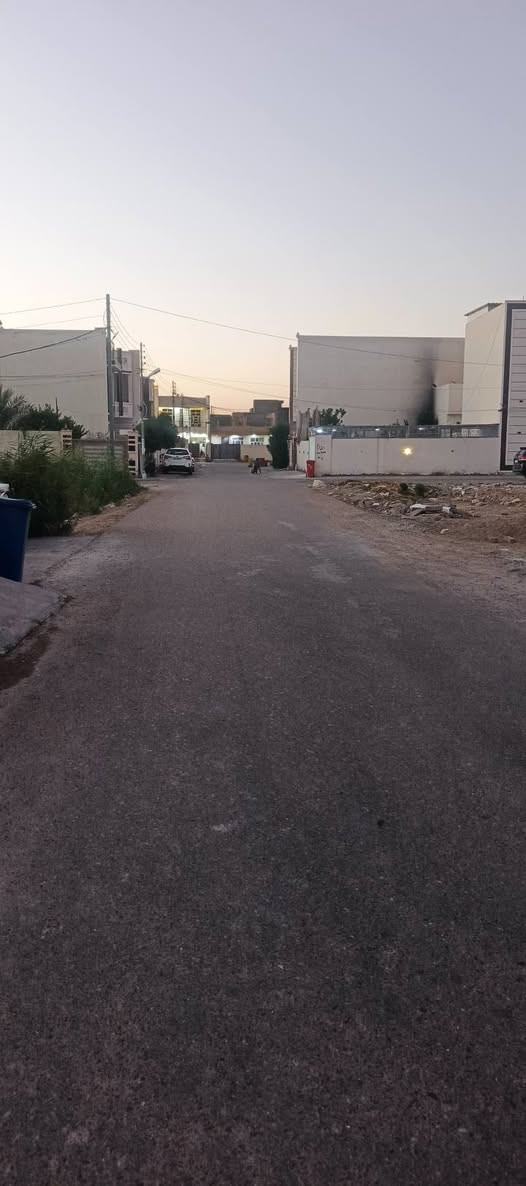 سلام عليكم ورحمه لله
يوجد دار هيكل للبيع 
المساحه 158 متر 
الوجه 7.5 ونزال 21
بناء حديث 
يتكون من غرفه نوم صاله حمام
مطبخ ستقبال مناور كراج صحيات
الدار بناء درجه اولى 
بجر طابو زراعي صرف سند 25 شرط التحويل
شارع الدار 10 متر نافذ على شارع 20 الرئيسي مال جامع فاطمه الزهراء (رض) 
موقعه 
#الفلوجه حي الجغيفي الثانيه قرب الجمعيه الحمره 
اي ستسفار الاتصال

***********
