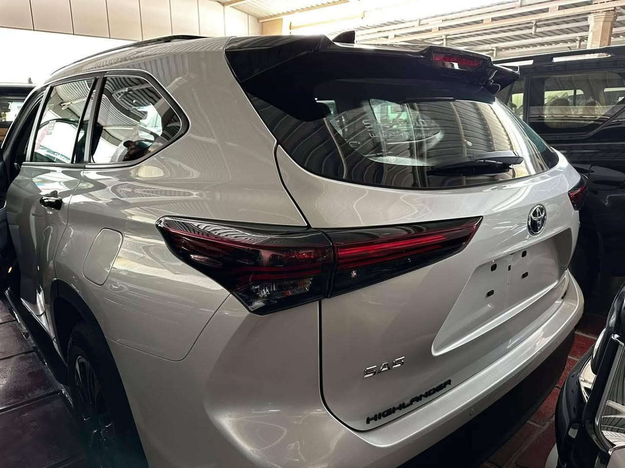 السلام عليكم 
تويوتا هايلندر
2024
ساس
زيروو
مرقم بغداد 

ضمان شركة ساس ضمان 
٢سنه او٤٠الف صيانه 

بلاك ااديشن

للاستفسار الاتصال على الرقم الموجود 

 ***********
