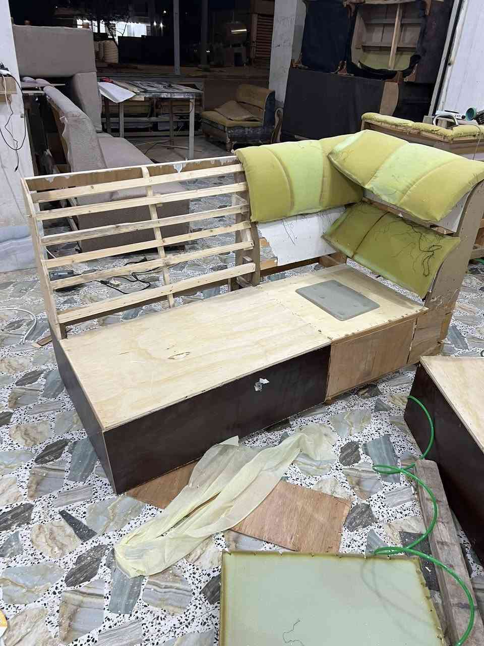 تم كمال ديوان تصليح وتبديل قماش 
وتم إكمال تخم ونص  نجاره وتبديل القماش 

دوشمه ونجاره بيت العمر 

الجرايشي قرب مطعم الفلوجه 

دوشمه حسب انواع الفصالات 

وتغير الموديلات 
متواجد على الفيس 
ومتواجد على الويتساب

الستفسار ***********
