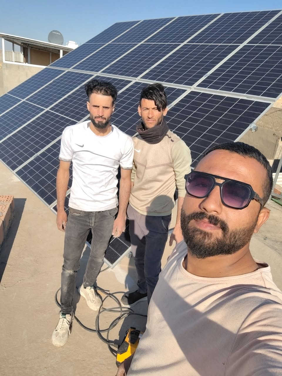 أدمن وافق الله يرحم والديك
سلام عليكم تم والحمد الله إنجاز موقعين في الخالص ديالى أول موقع 10 ألواح و موقع لثاني 18 لوح حسب طلب المهندس سعد من أهالي الخالص إن شاء الله ينال إعجابكم للاستفسار
***********
